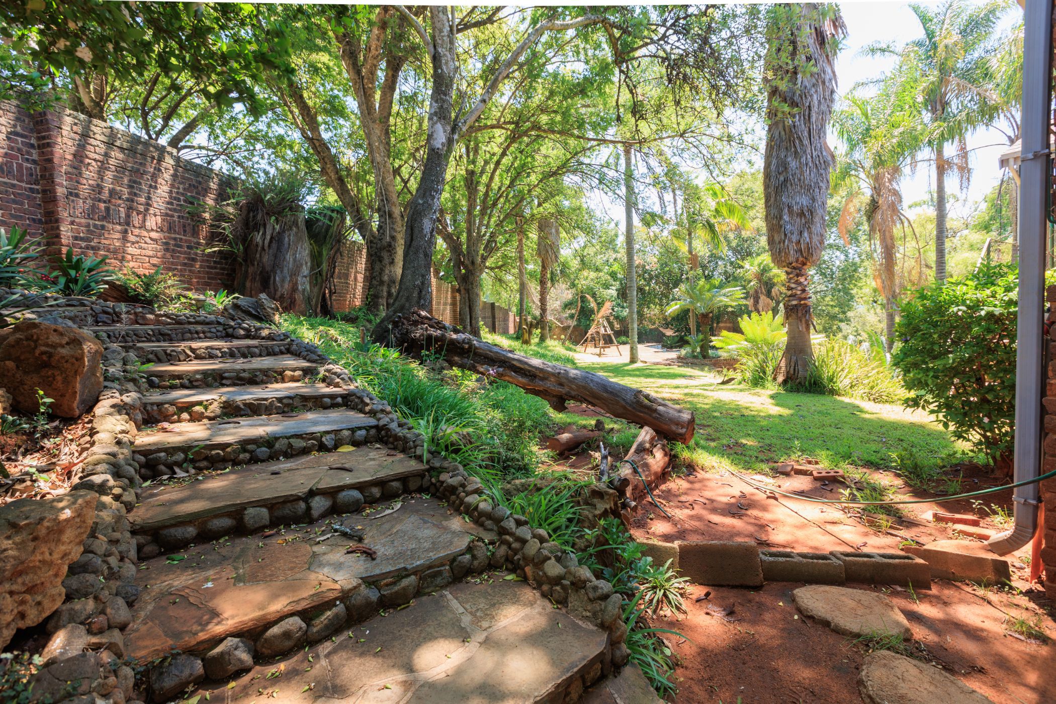 5 Bedroom House For Sale Signal Hill (Newcastle) 1NW1640418 Pam