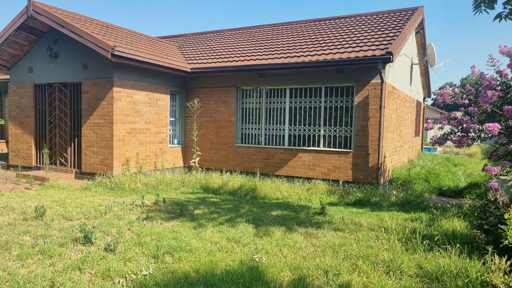 2 Bedroom House For Sale Bank Assisted Sale by Standard Bank