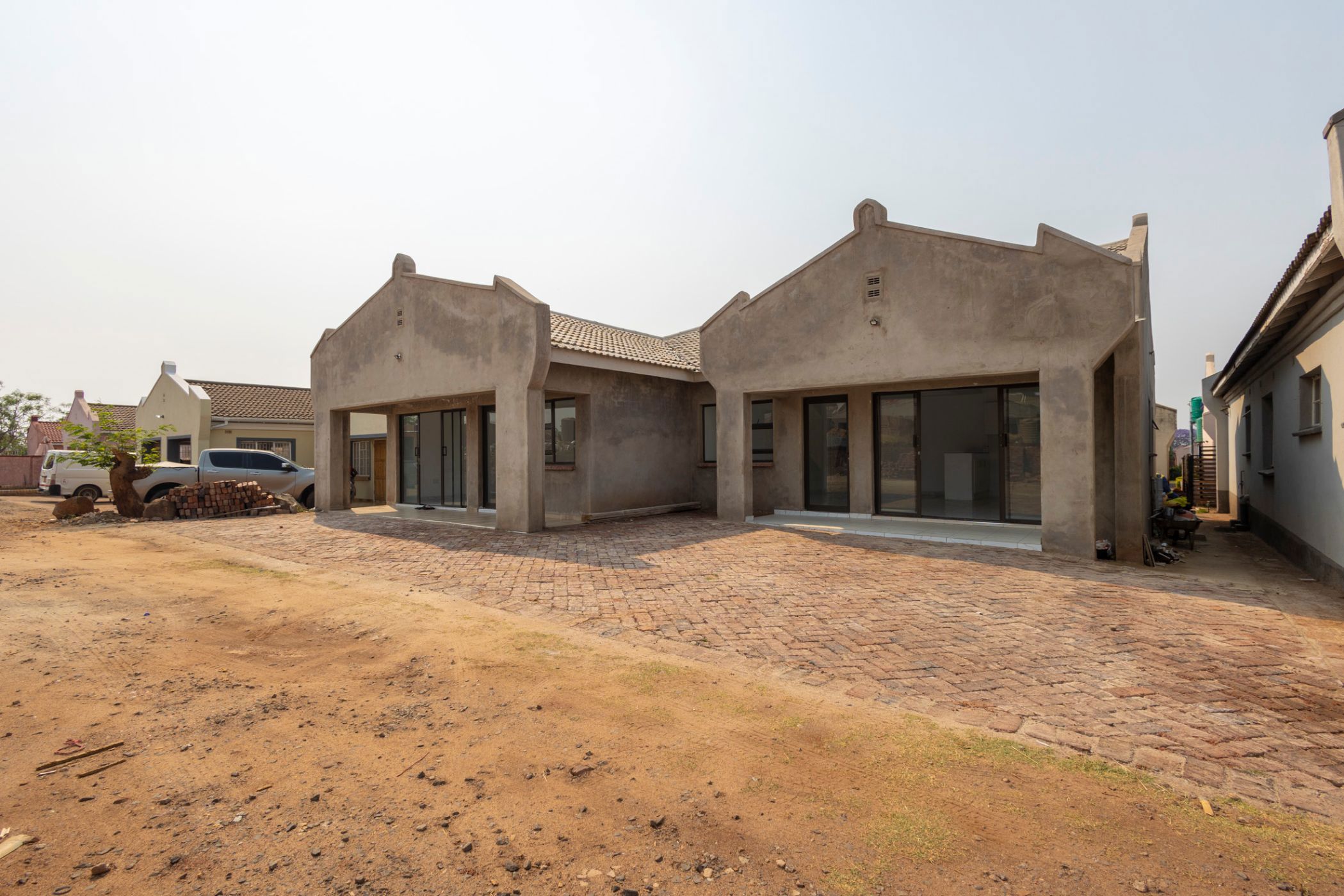 6 bedroom single-storey cluster for sale in Bluffhill (Zimbabwe)