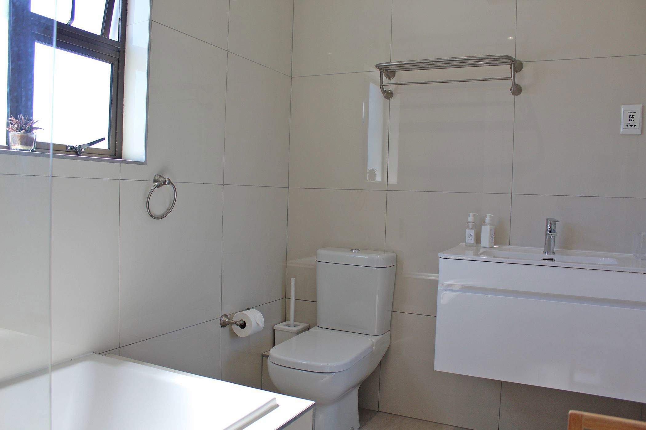 9 Bedroom House For Sale Table View 1TV1636522 Pam Golding Properties