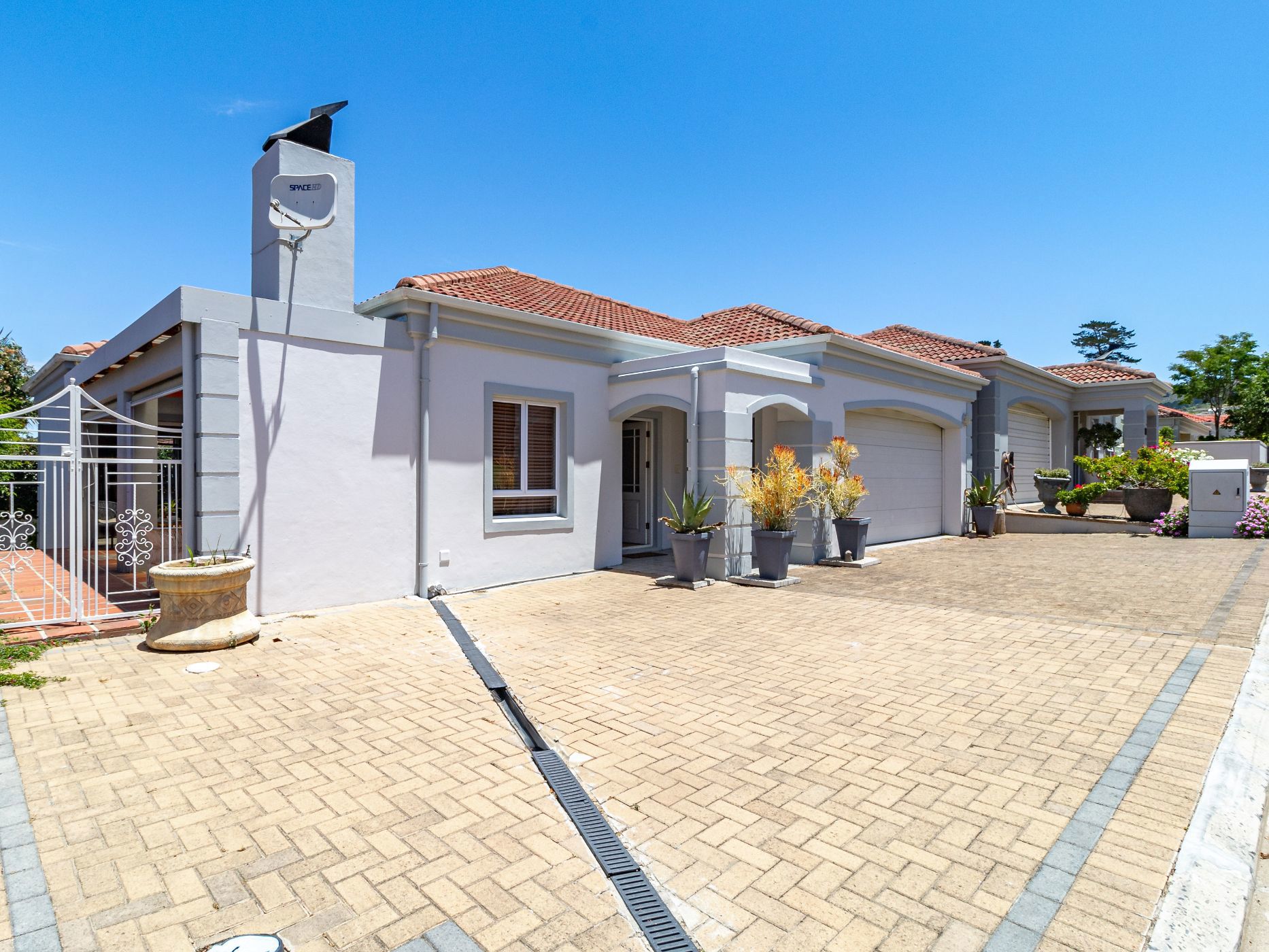 2 Bedroom Townhouse For Sale Van Riebeeckshof DBV1640532 Pam