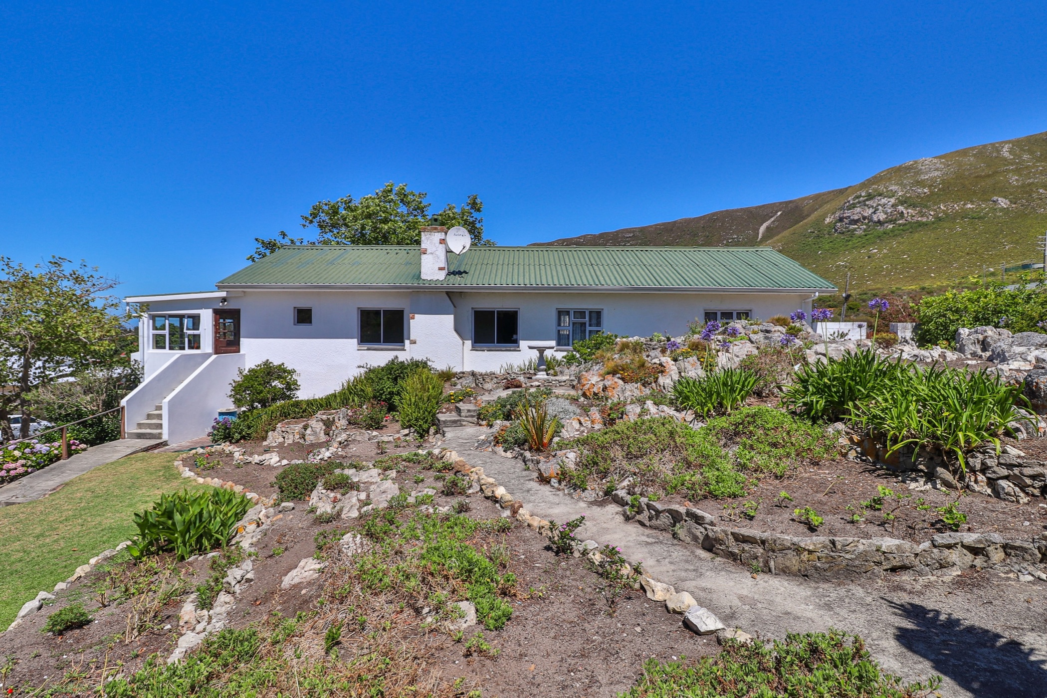 4 Bedroom House For Sale Northcliff (Hermanus) HF1641063 Pam