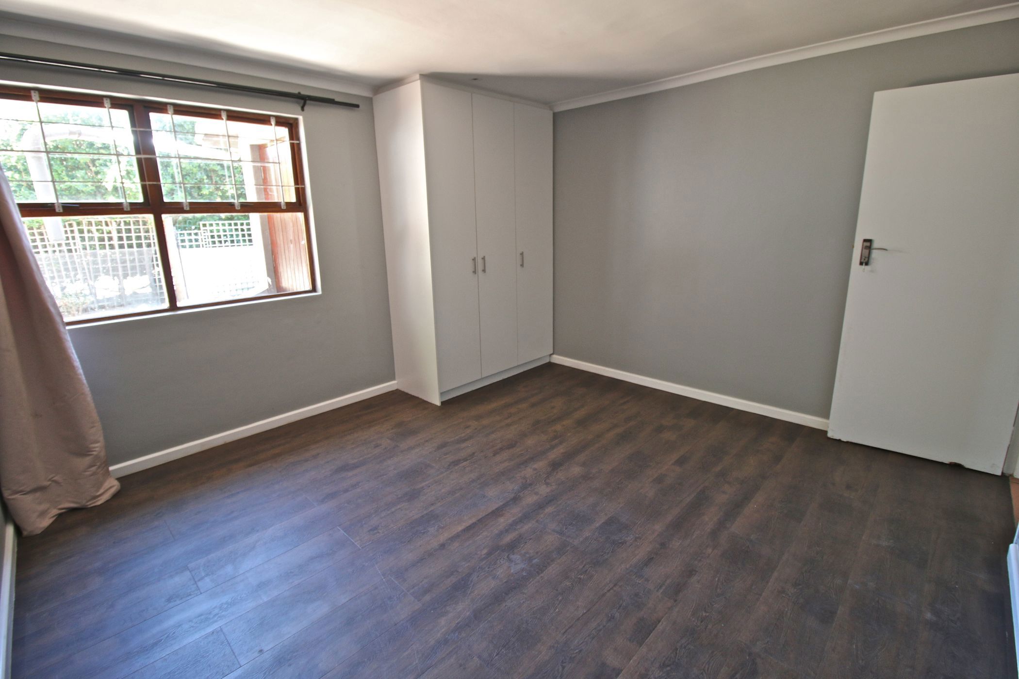 2 Bedroom House For Sale Panorama (Parow) 1PLA1642442 Pam Golding