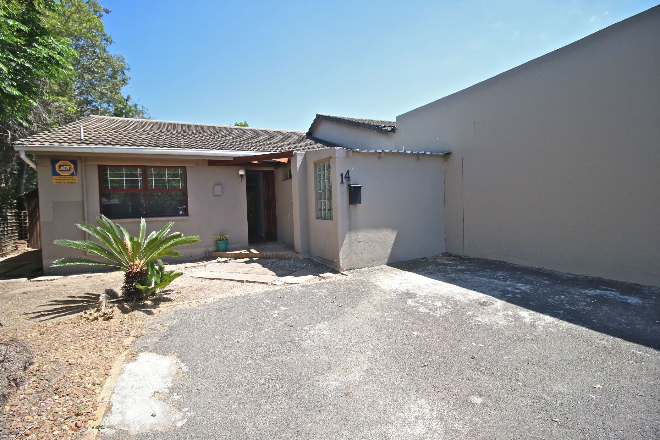 2 Bedroom House For Sale Panorama (Parow) 1PLA1642442 Pam Golding