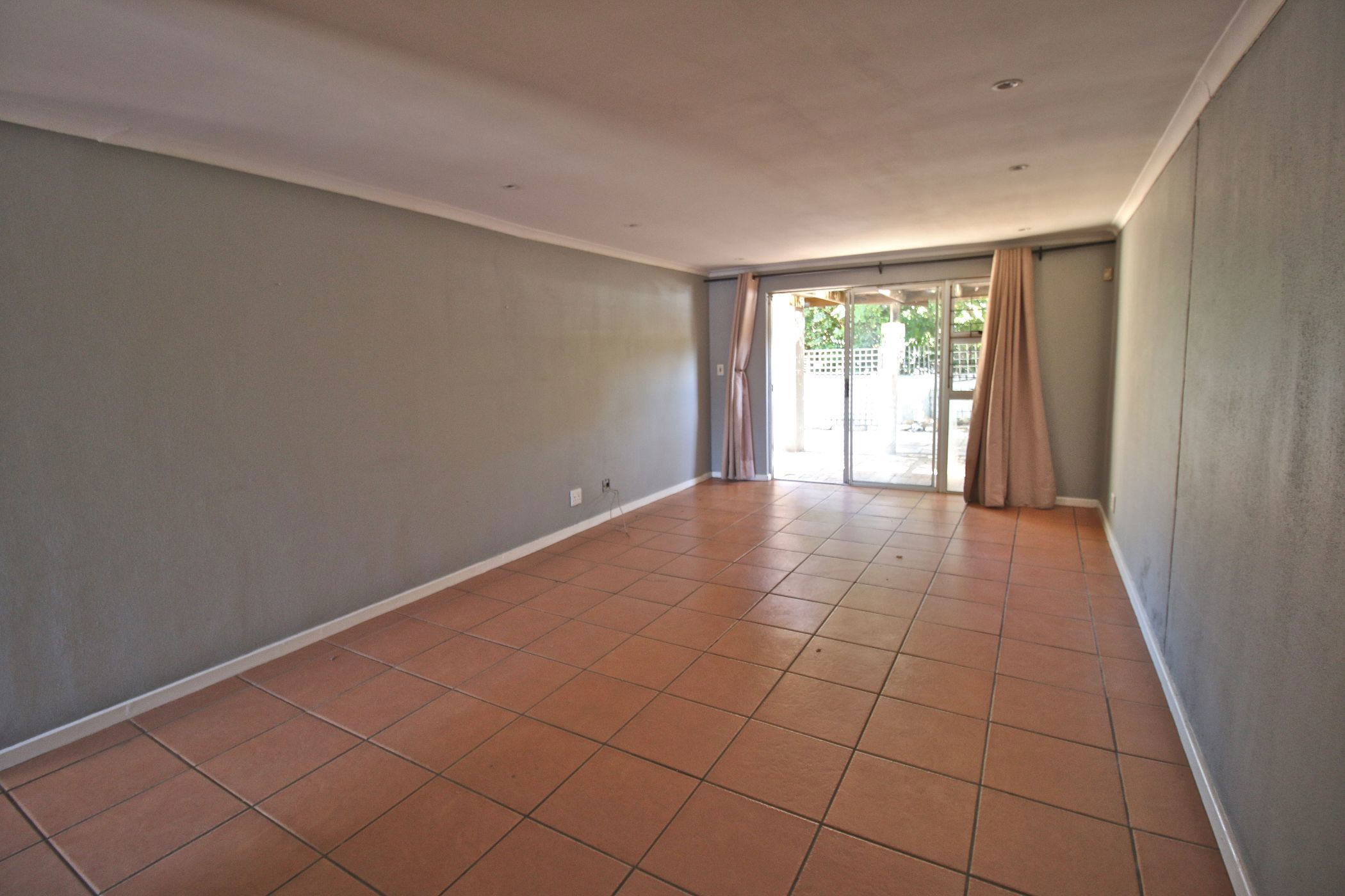 2 Bedroom House For Sale Panorama (Parow) 1PLA1642442 Pam Golding