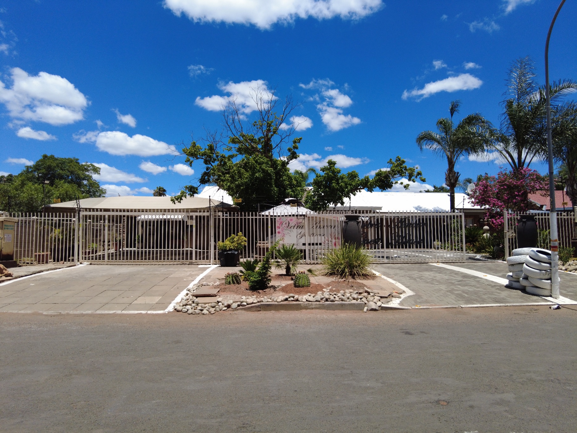 1190 m&sup2; commercial building for sale in Rhodesdene