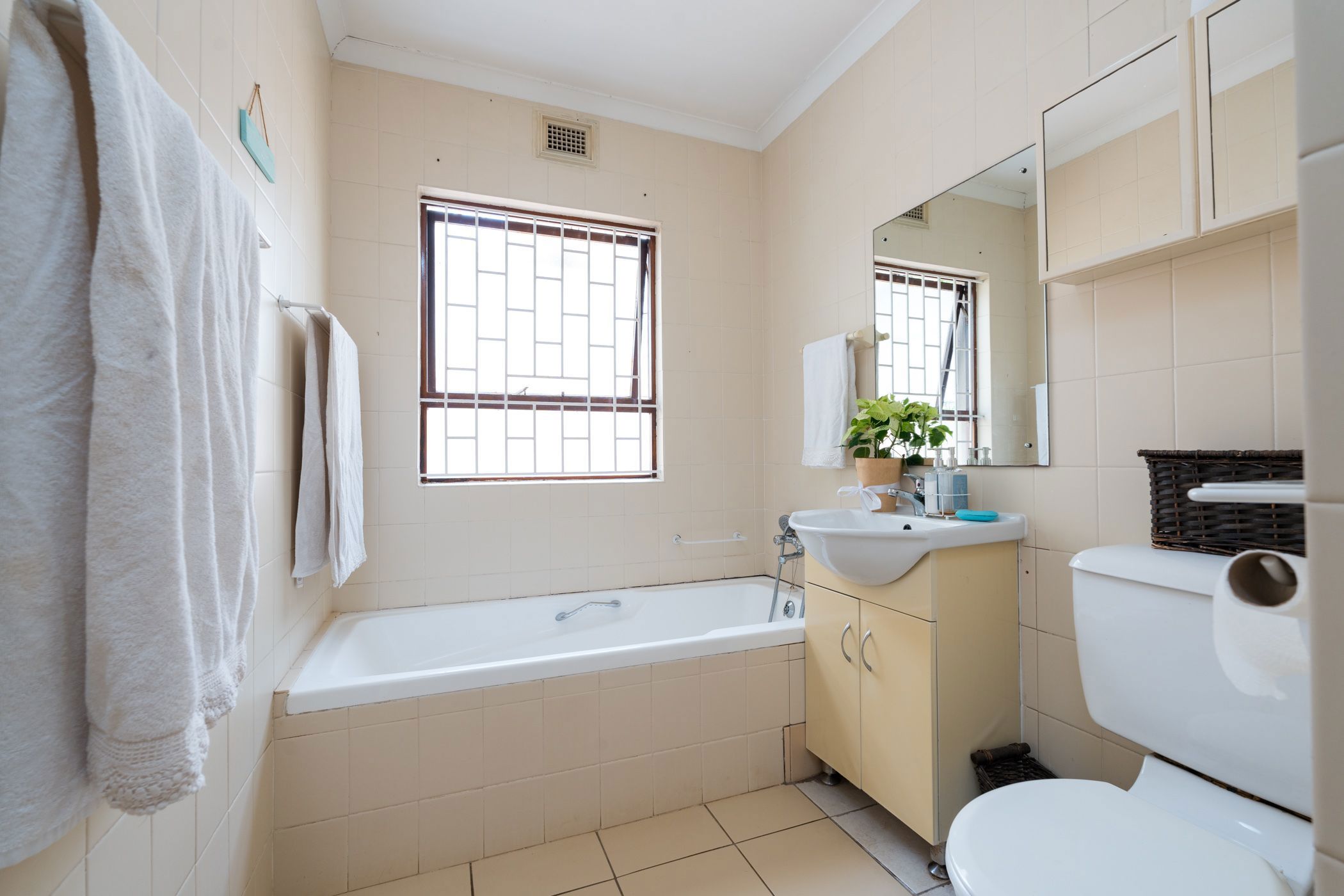 4 Bedroom House For Sale Sunningdale (uMhlanga) 1ND1643421 Pam