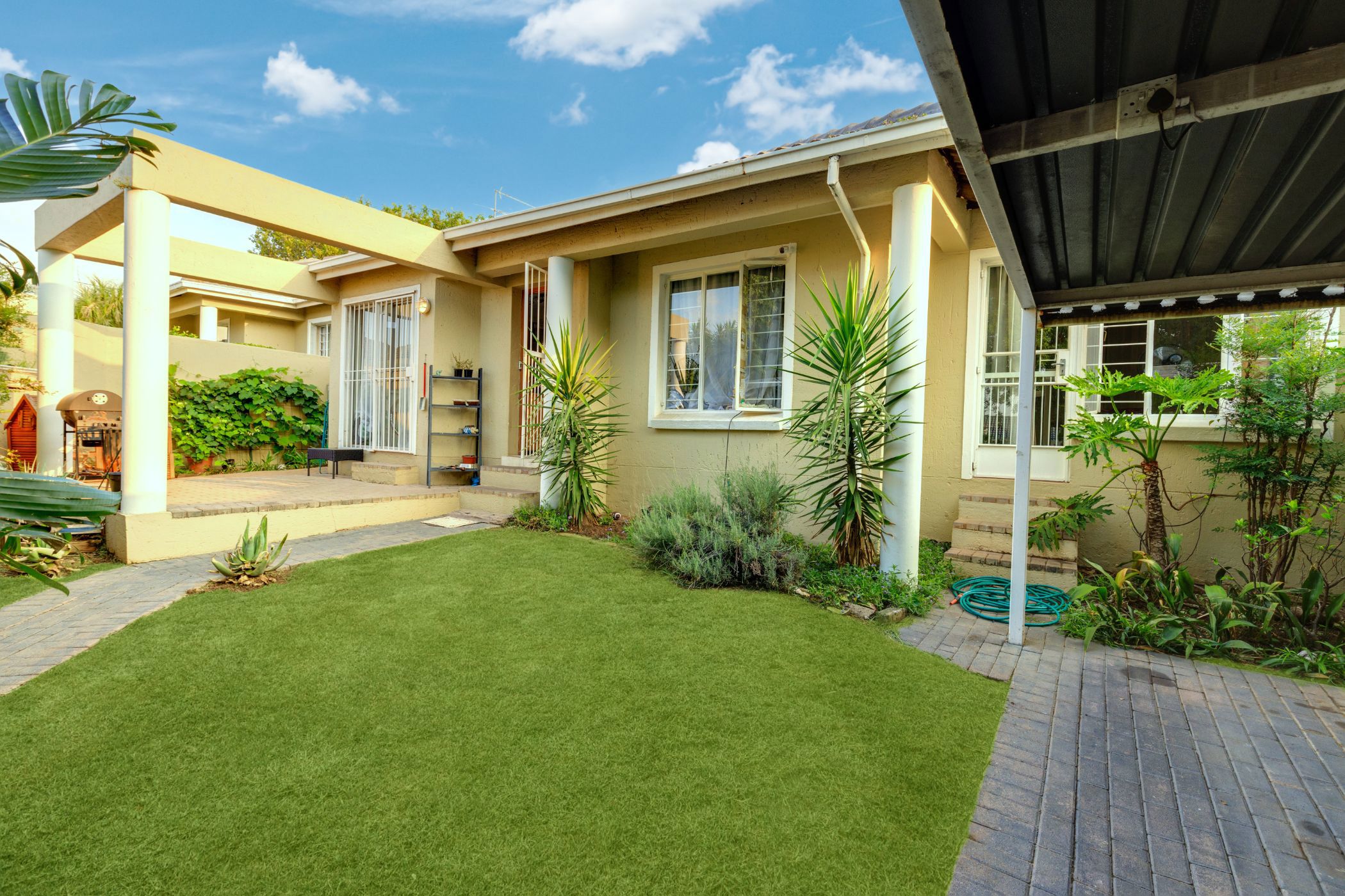 2 Bedroom Cluster House For Sale Sunninghill Gardens FW1642543