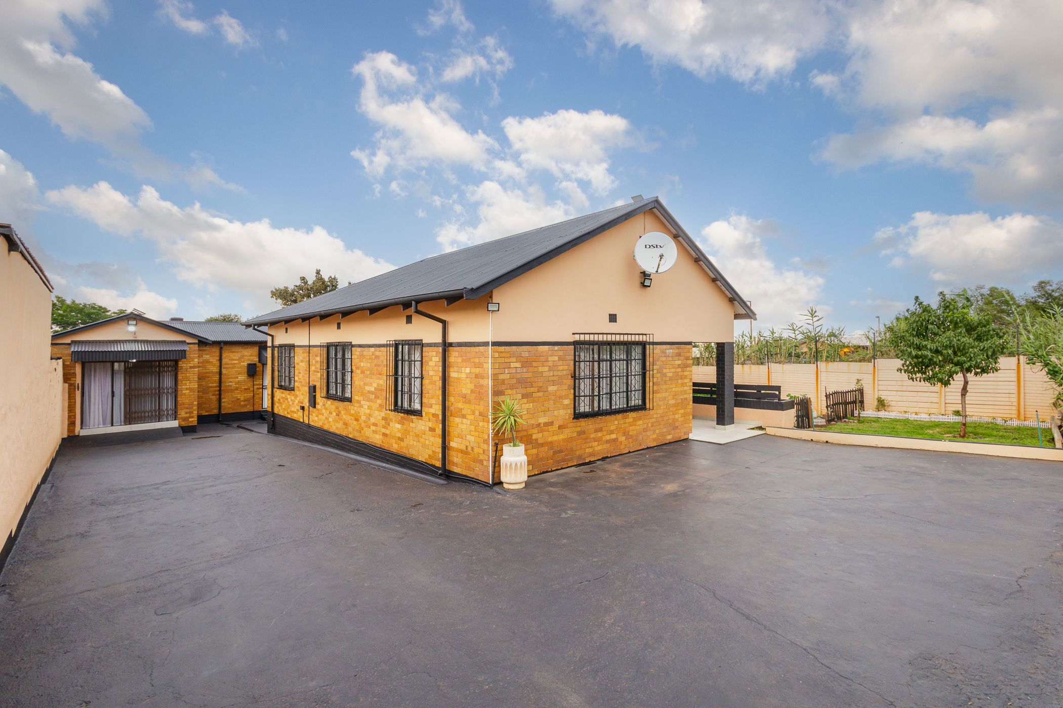 4 Bedroom House For Sale Crosby GRE1642892 Pam Golding Properties