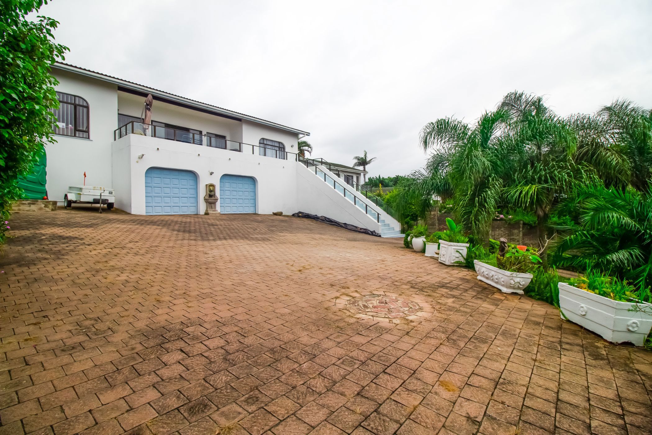 4 bedroom house for sale in Glenmore Beach