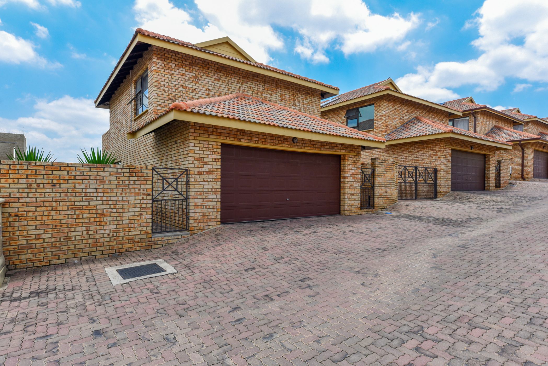 3 Bedroom Townhouse For Sale North Riding FW1643734 Pam Golding