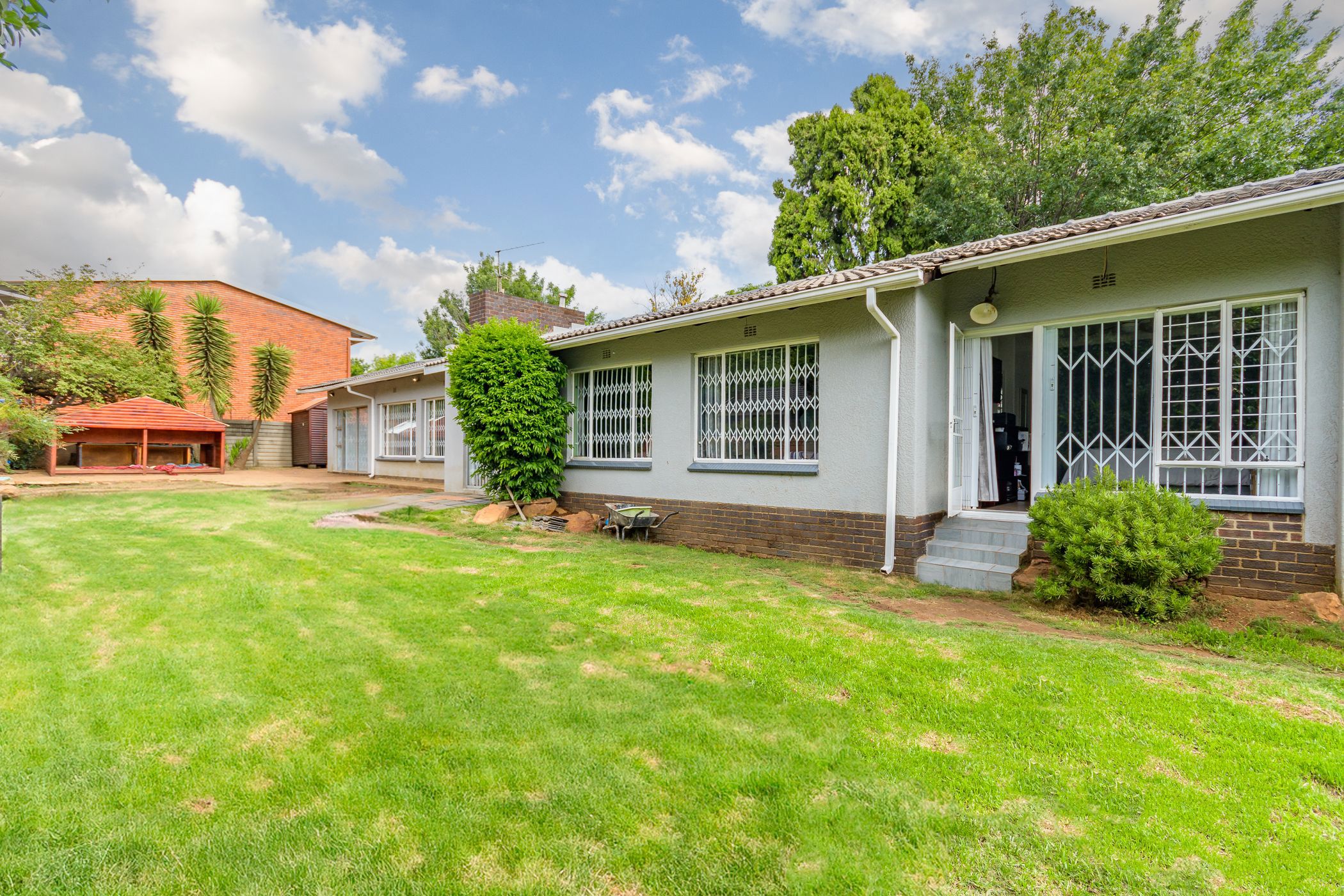 4 Bedroom House For Sale Meadowbrook BED1644006 Pam Golding