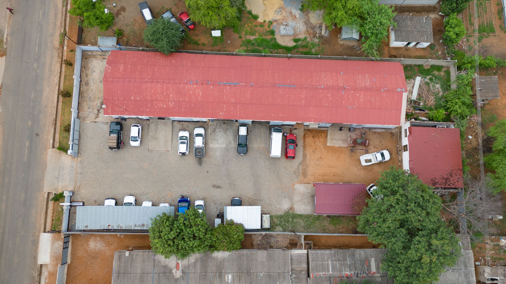 1972 m2 Commercial Industrial Property For Sale Victoria Falls (Zimbabwe) 3ZB1644542 Pam