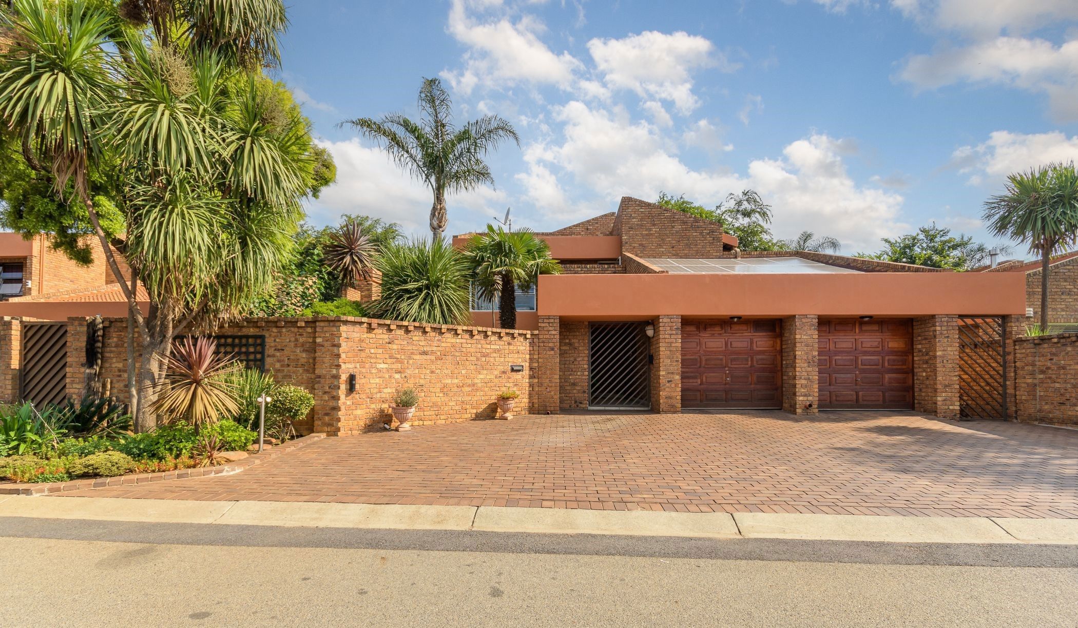 3 Bedroom Cluster House For Sale Lakefield EN1639215 Pam Golding