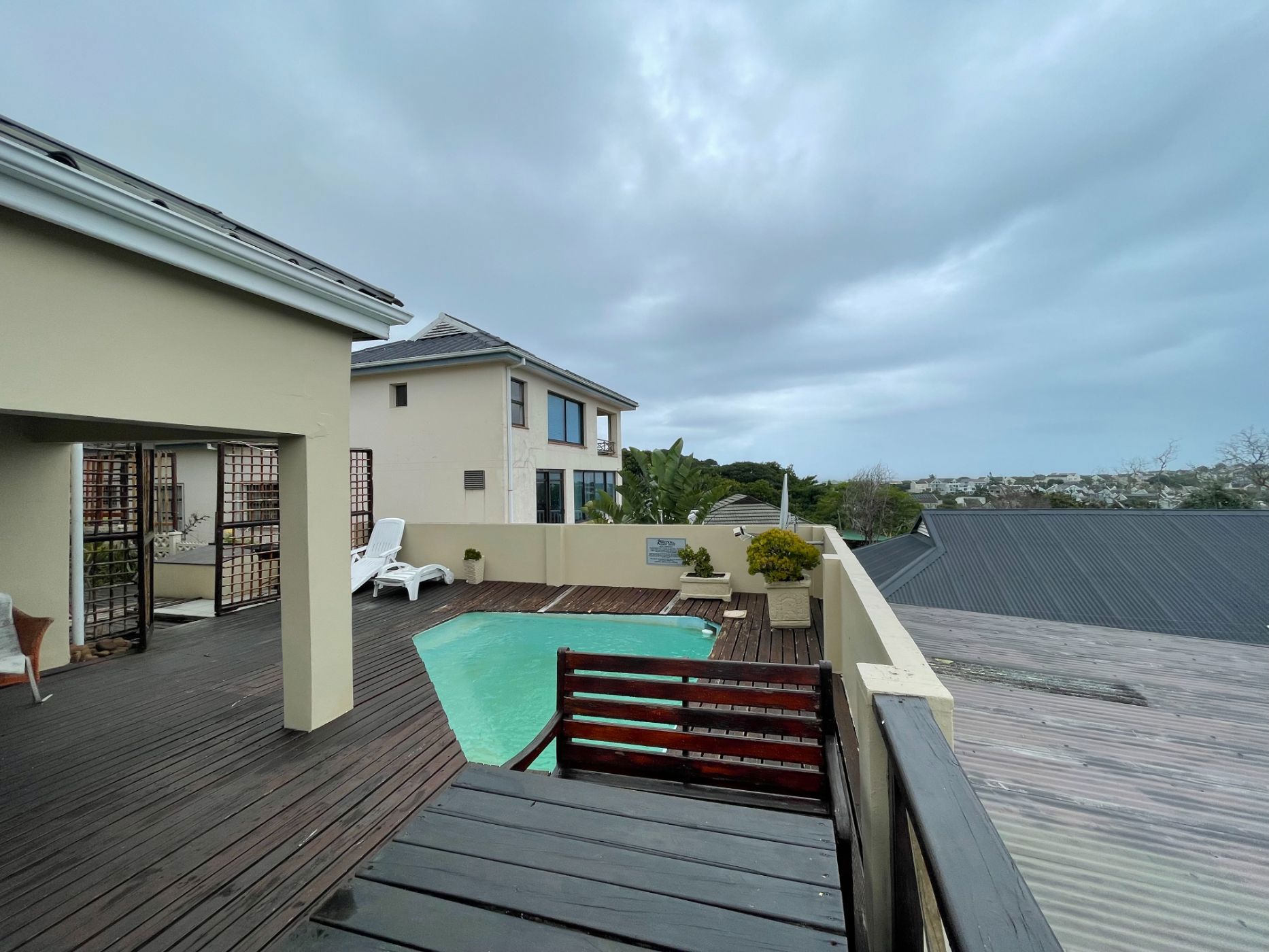 3-star 11 guest room guesthouse for sale in East Bank
