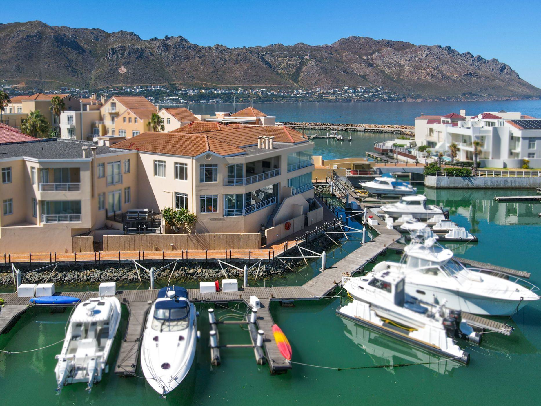 3 bedroom apartment for sale in Harbour Island