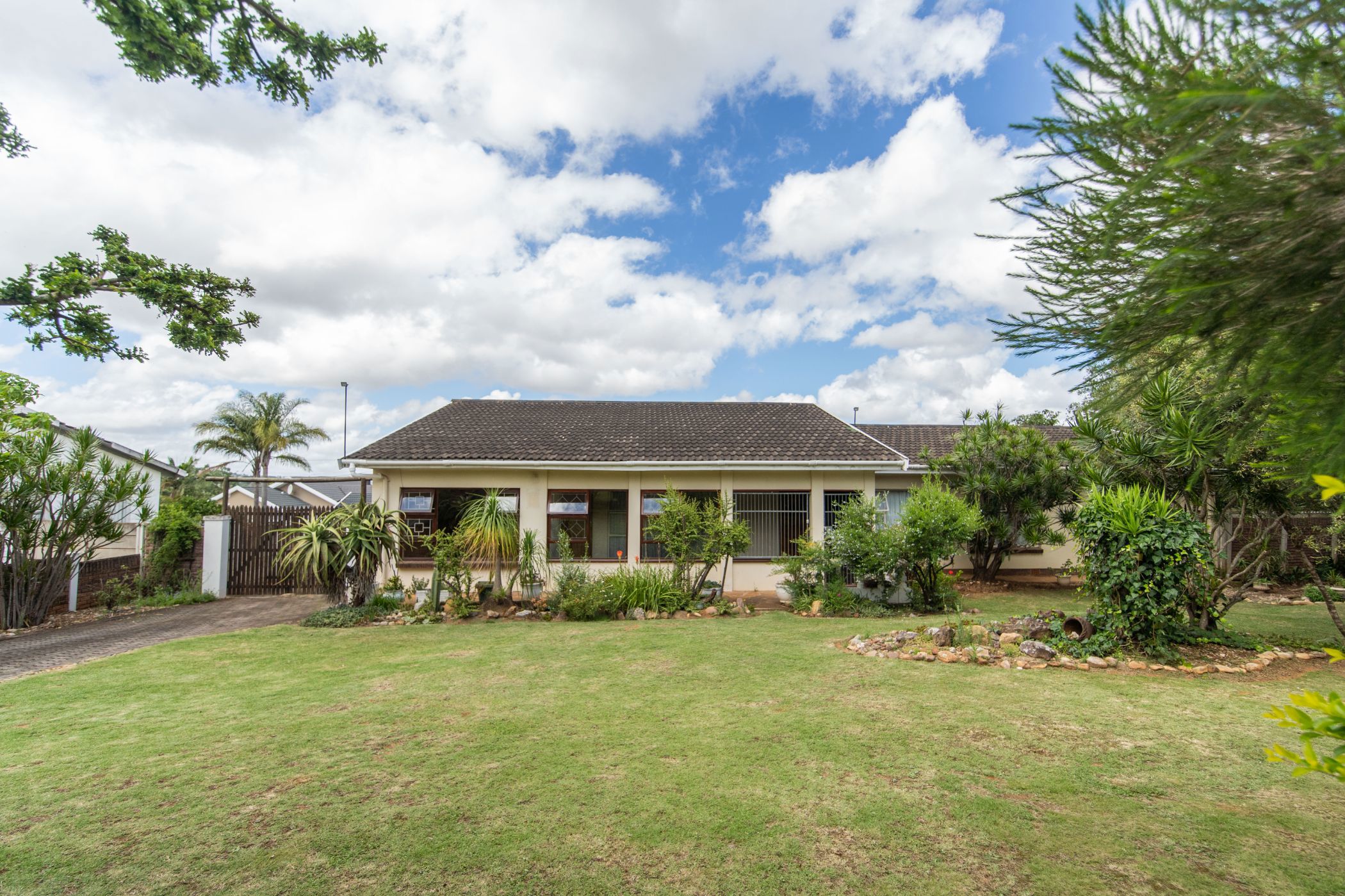 4 Bedroom House For Sale Vanes Estate 1UK1643008 Pam Golding