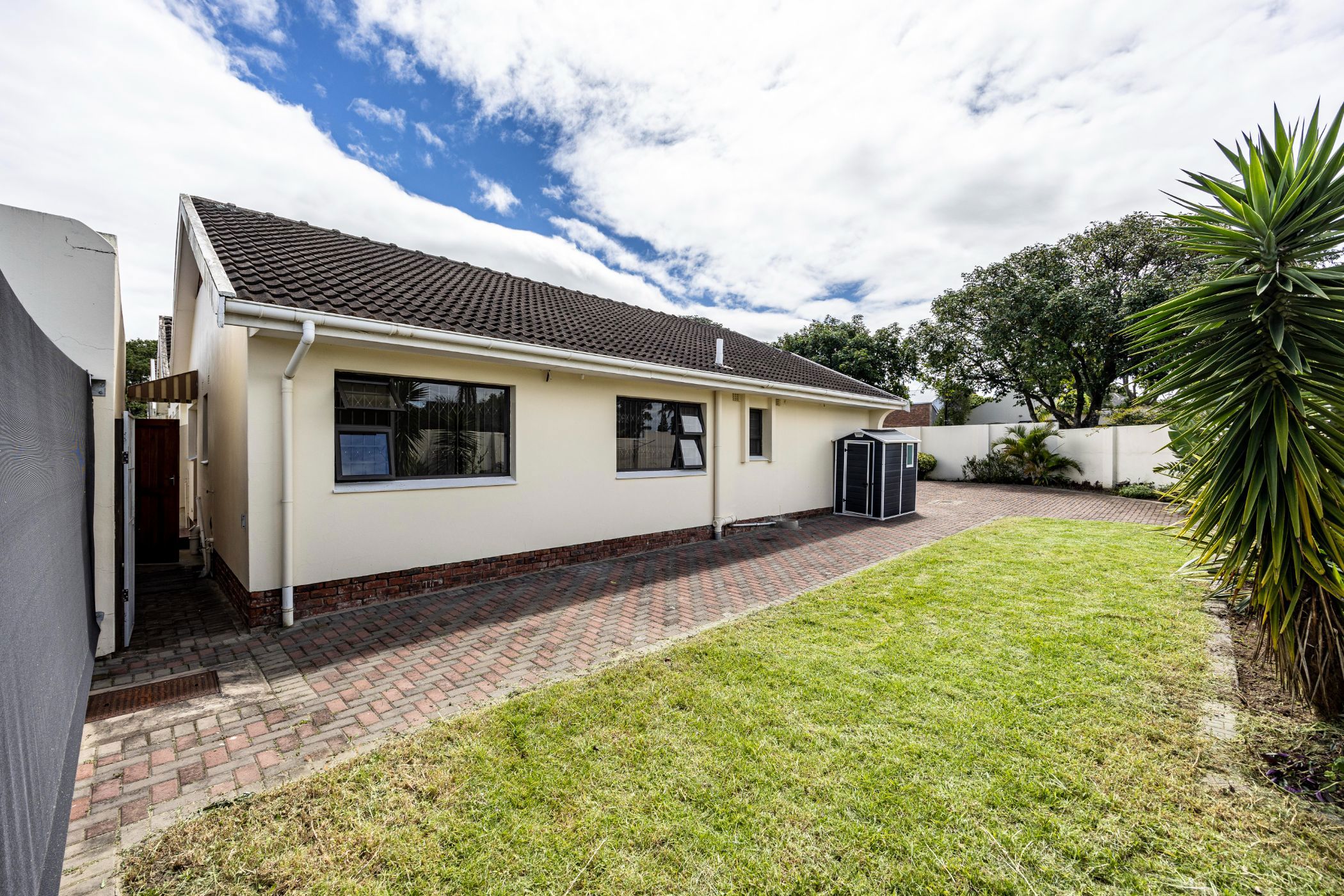 3 Bedroom Townhouse For Sale Beacon Bay 1ET1642584 Pam Golding