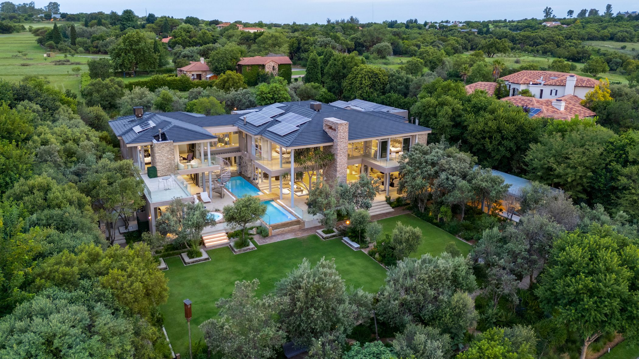 6 bedroom double-storey house for sale in Blair Atholl