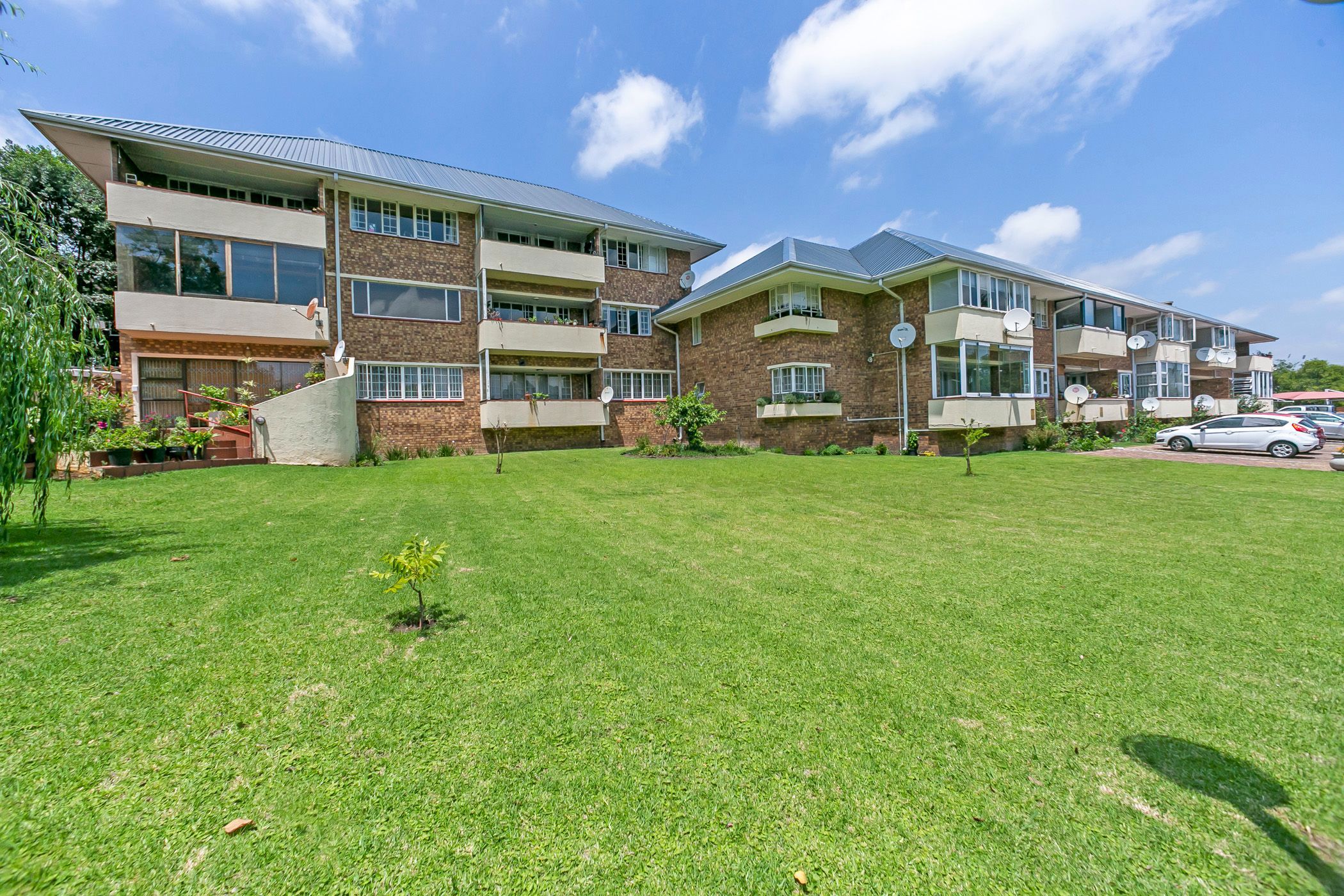 1 Bedroom Apartment For Sale Waverley (Johannesburg) HP1647346