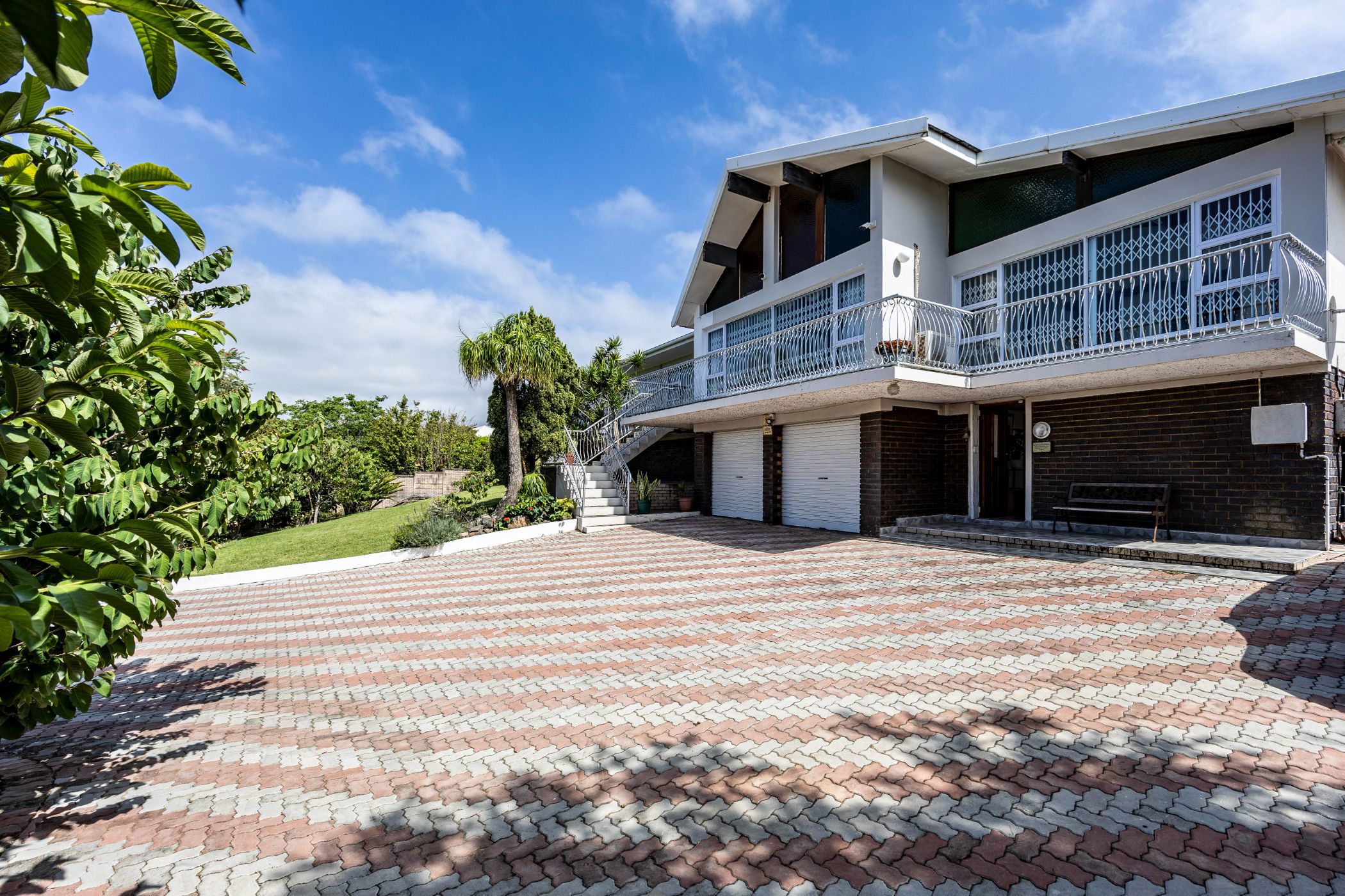 4 Bedroom House For Sale Beacon Bay 1ET1645794 Pam Golding Properties