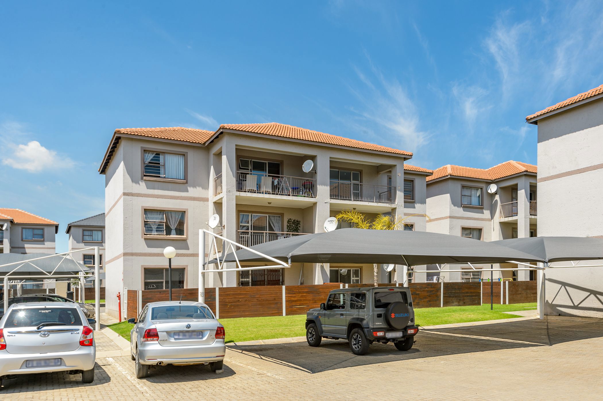 2 Bedroom Apartment For Sale | Bardene | BOK1646611 | Pam Golding ...