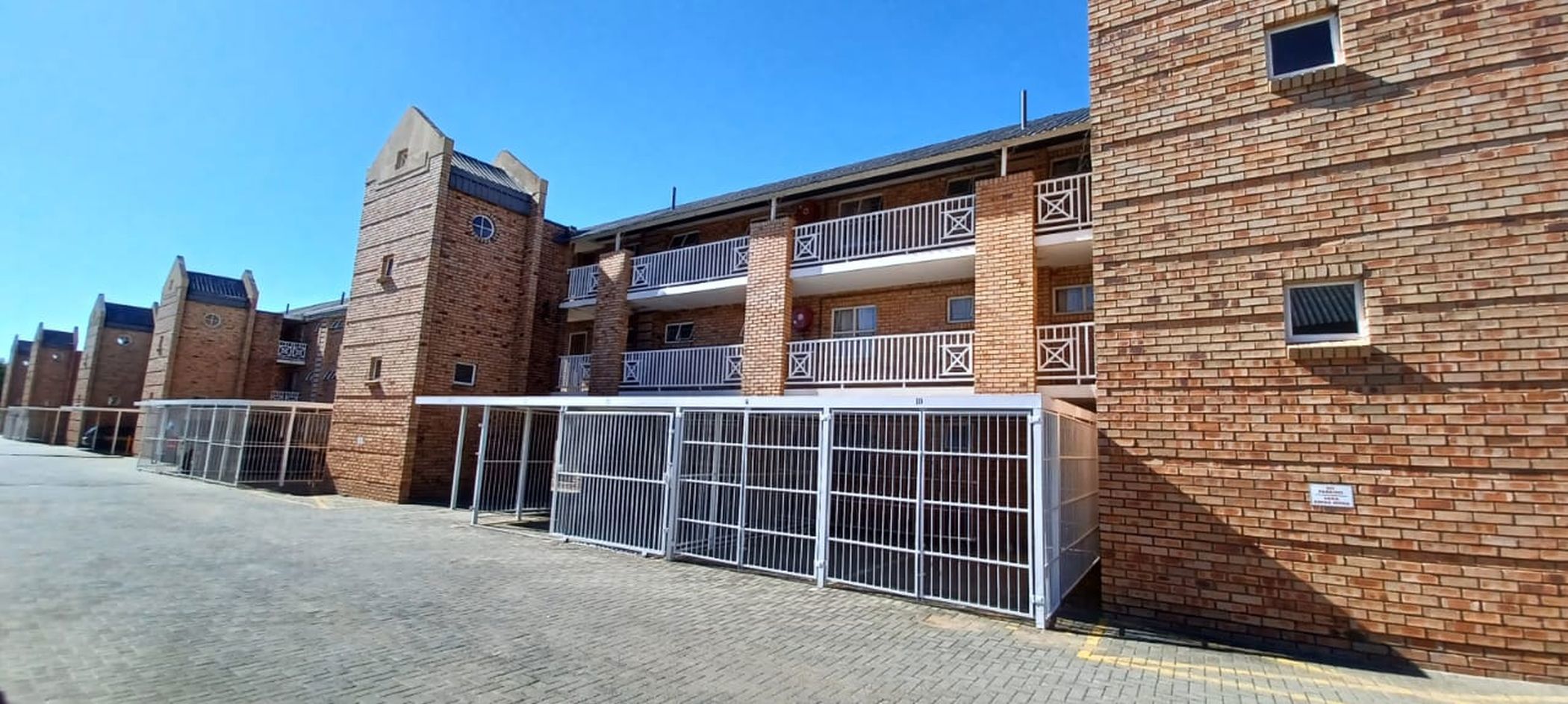 3 Bedroom Apartment For Sale Willows 1BX1638991 Pam Golding