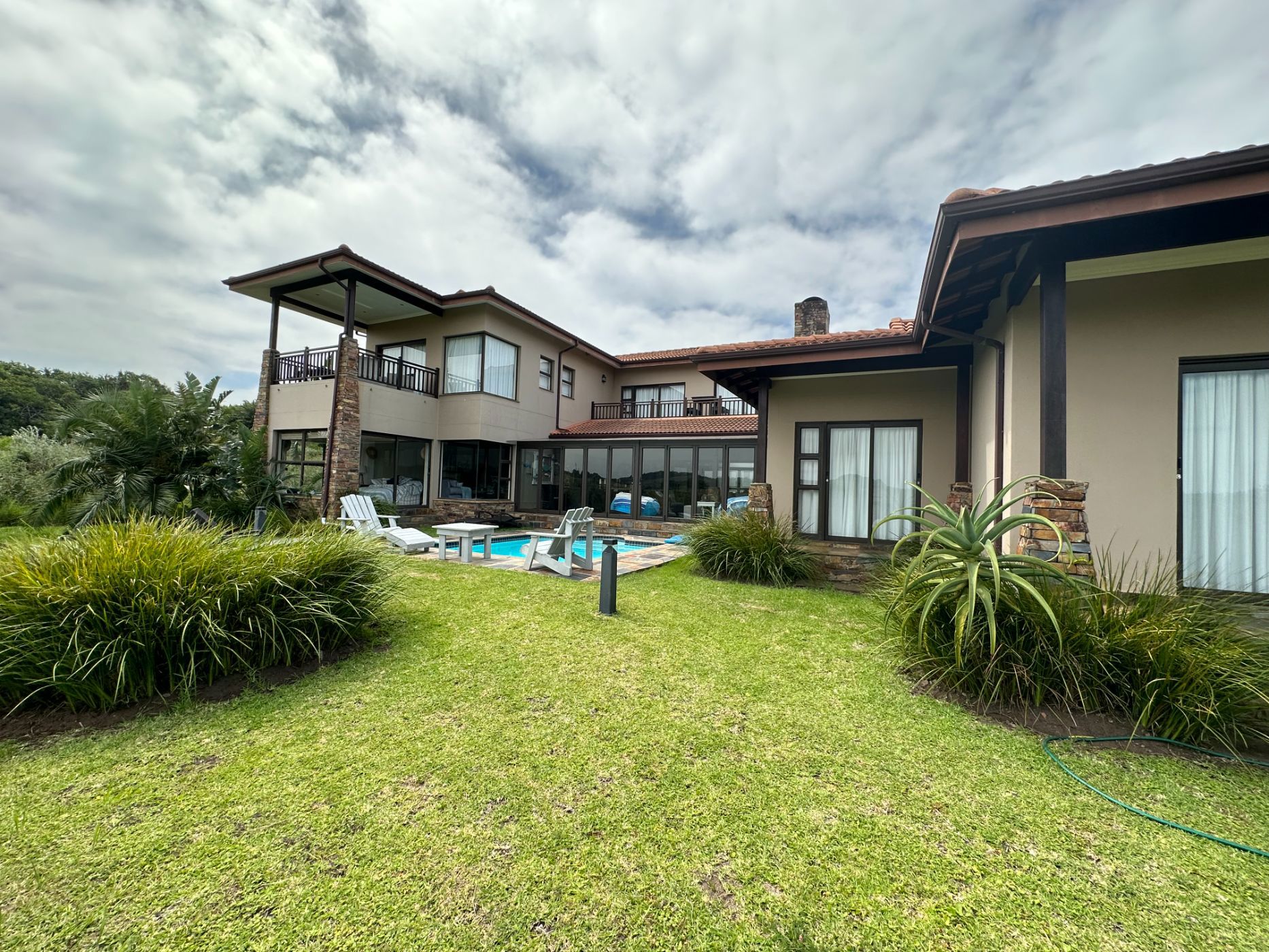 5 bedroom double-storey house for sale in Leisure Bay