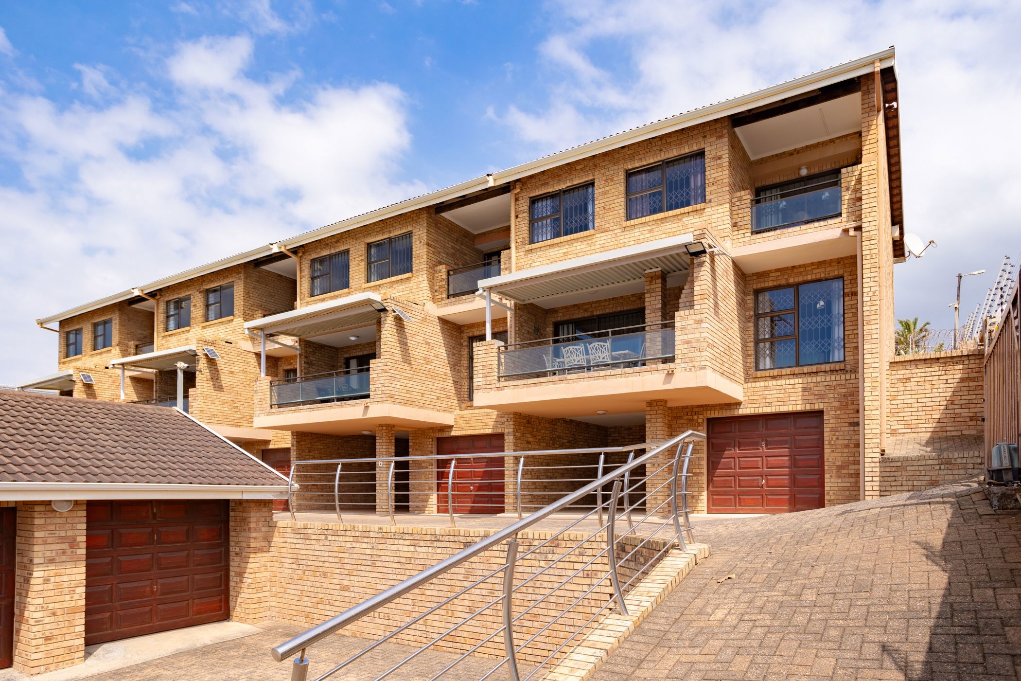 24 guest room beach resort for sale in Margate