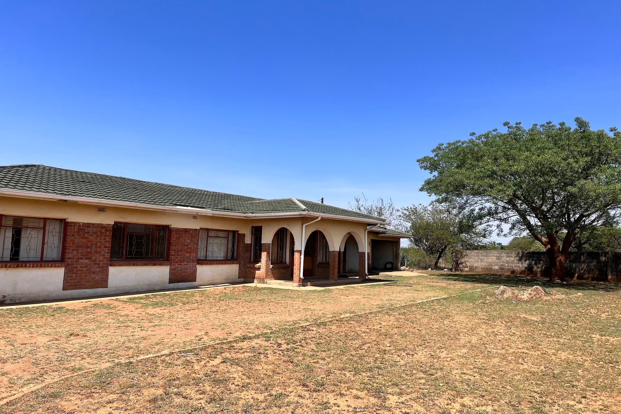4 Bedroom House For Sale | Bulawayo (Zimbabwe) | 3ZB1644904 | Pam