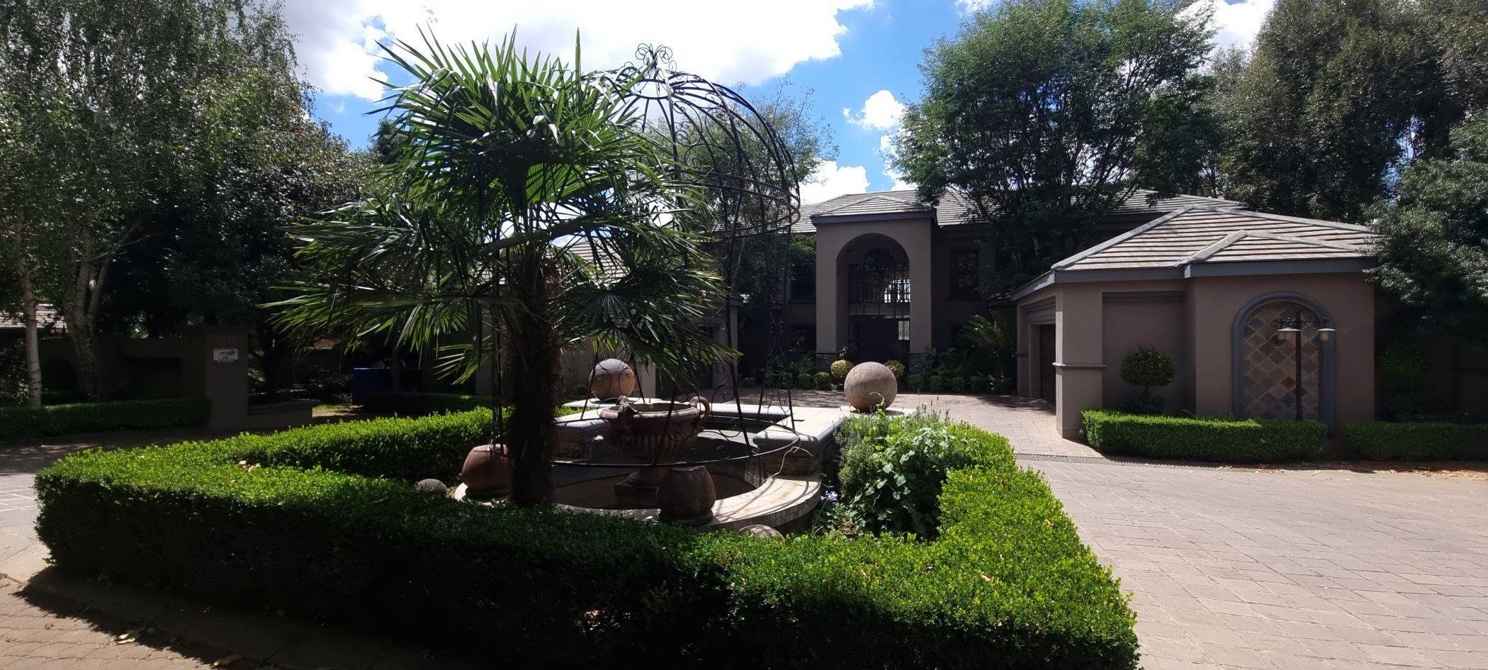 5 bedroom security estate home for sale in Aerorand