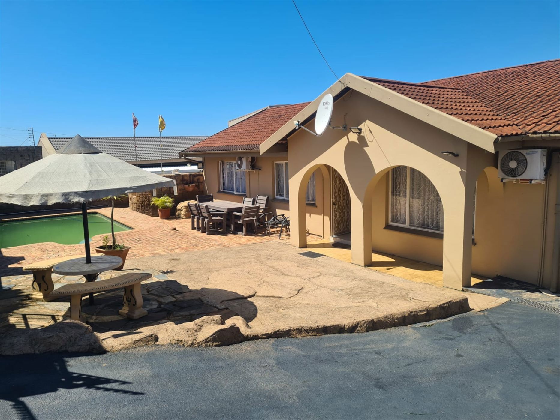 3 bedroom house for sale in Burlington Heights