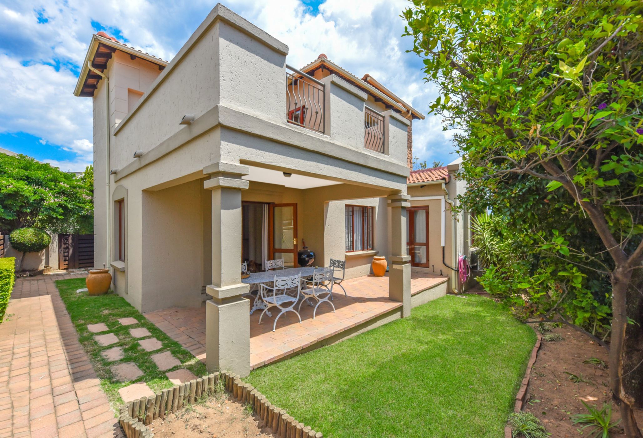 2 bedroom townhouse for sale in Douglasdale