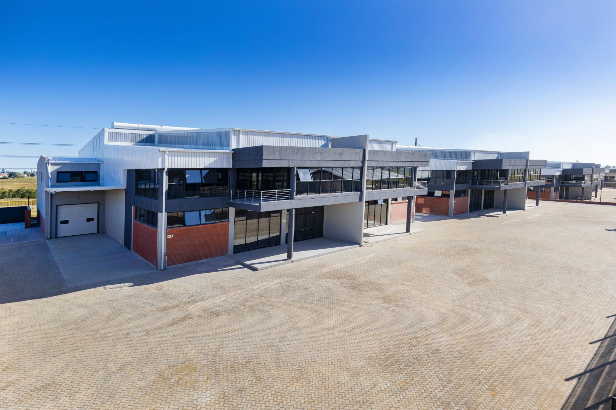 871 m&sup2; commercial building to rent in George Industria