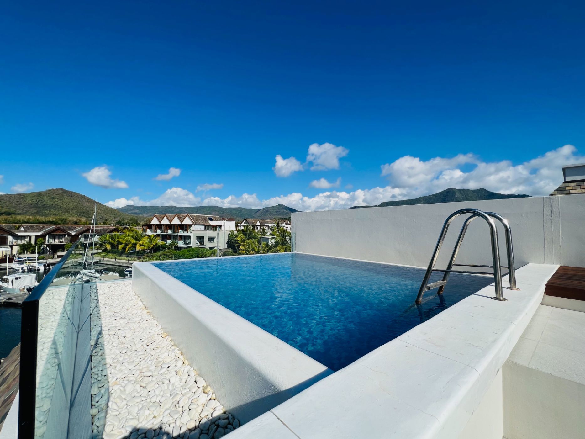 Beachfront Villa To Rent Black River (Mauritius) MUR1646890 Pam