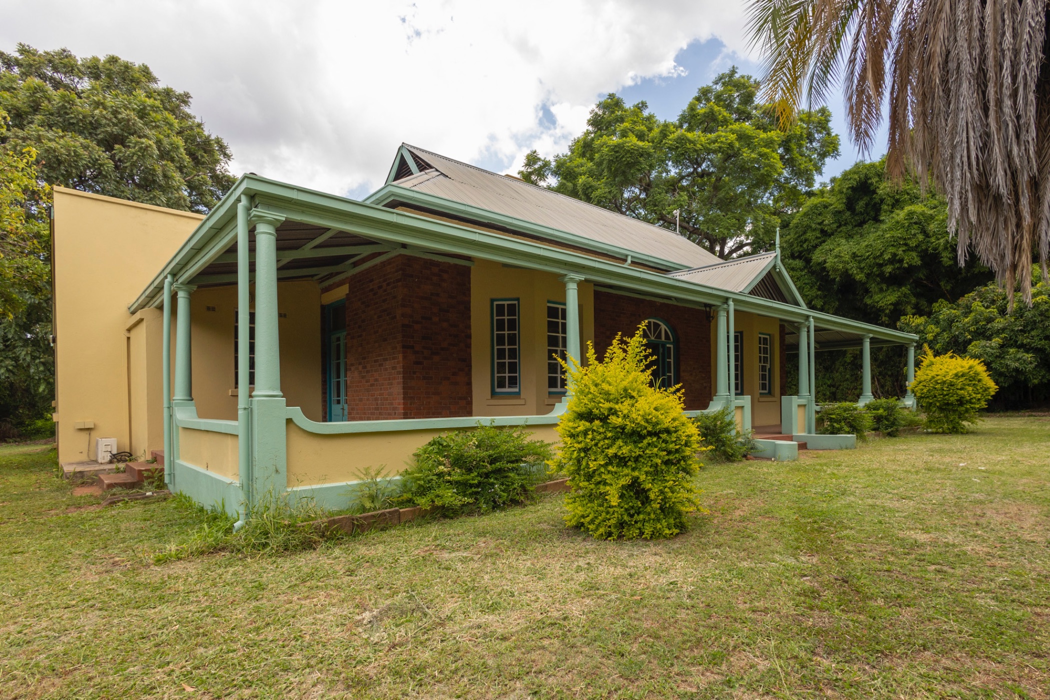 8850 m&sup2; commercial office for sale in Belgravia (Zimbabwe)
