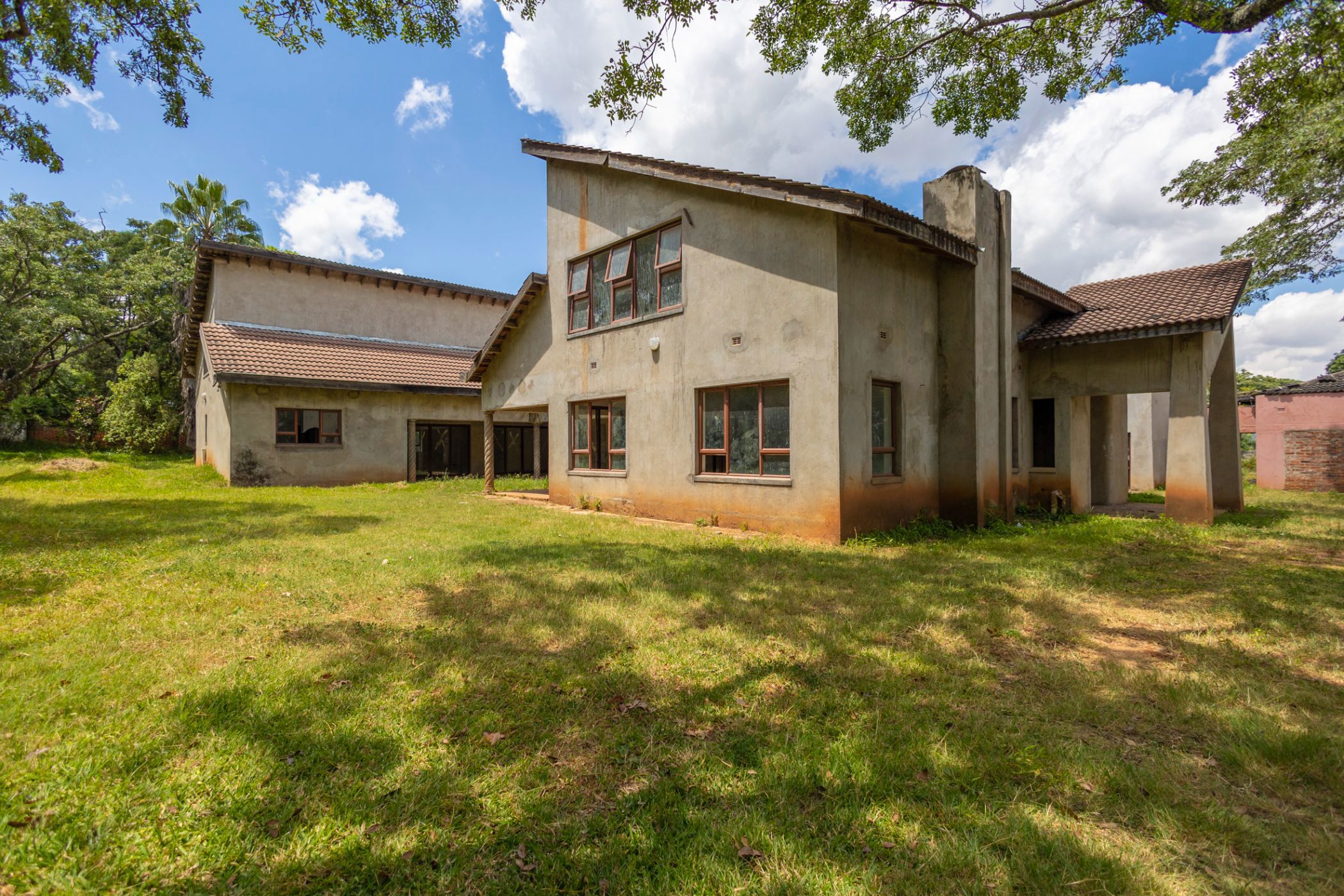 6 bedroom house for sale in Highlands (Zimbabwe)