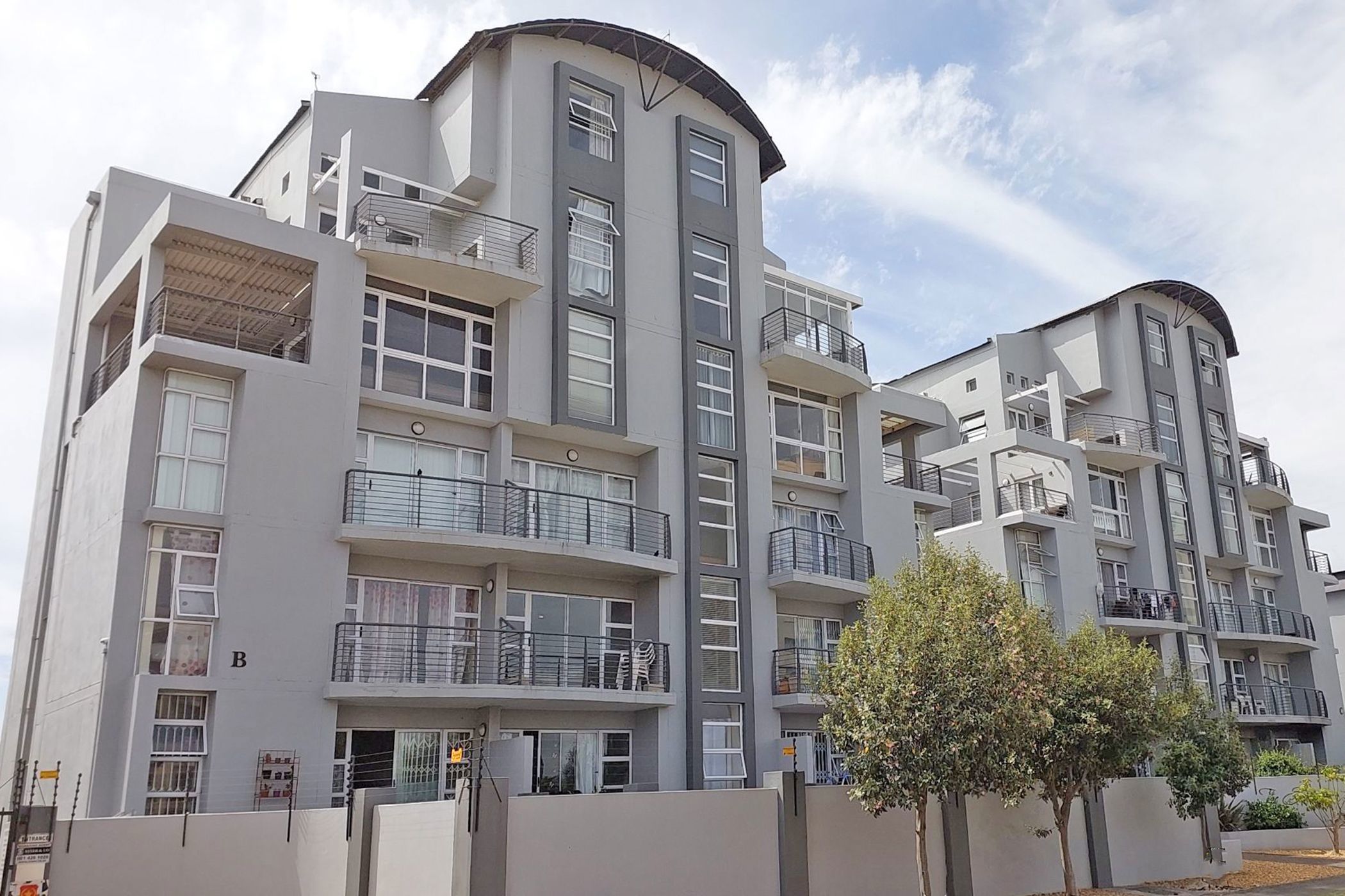 3 bedroom penthouse apartment for sale in Bloubergrant