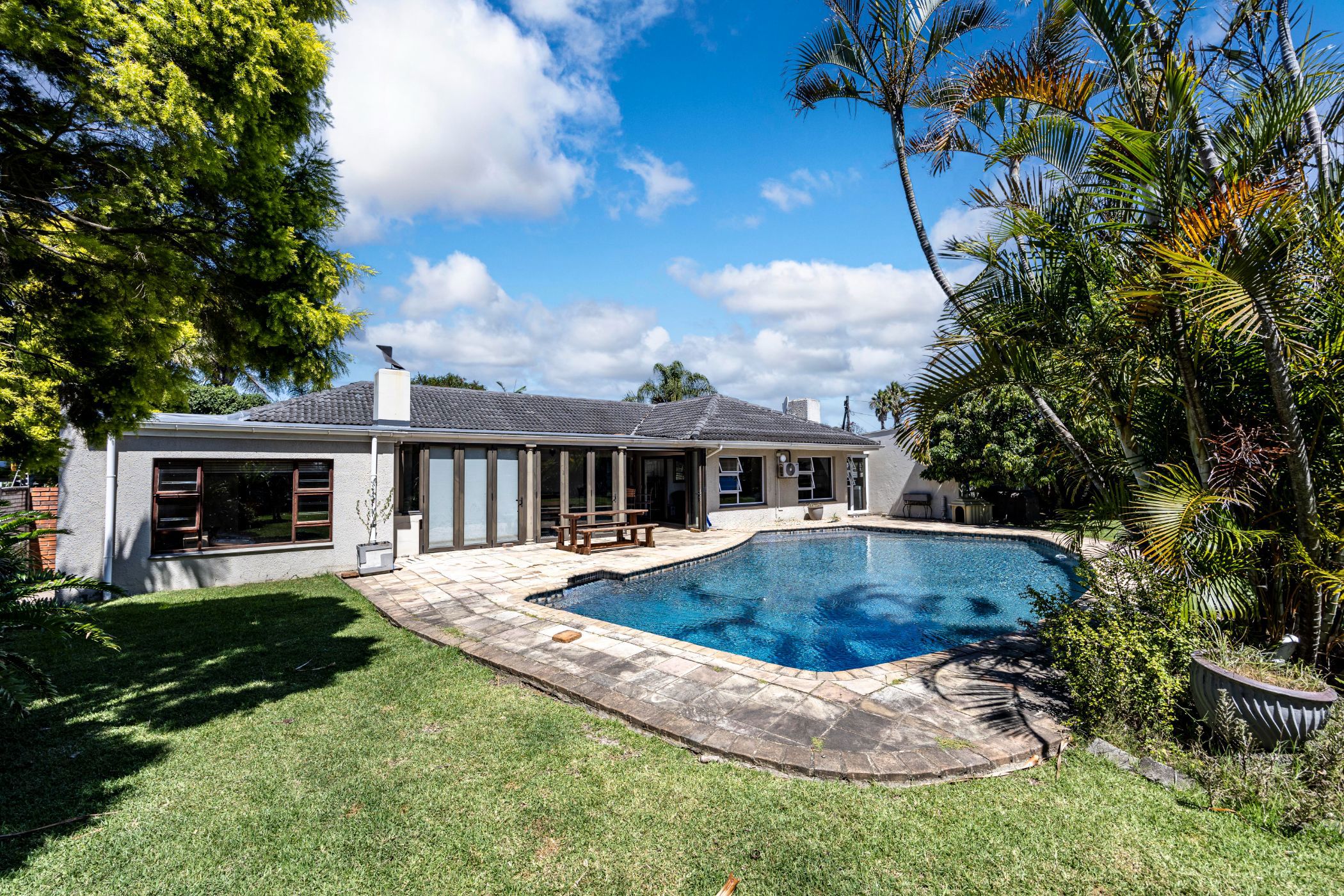 4 Bedroom House For Sale Bonnie Doon 1ET1645681 Pam Golding