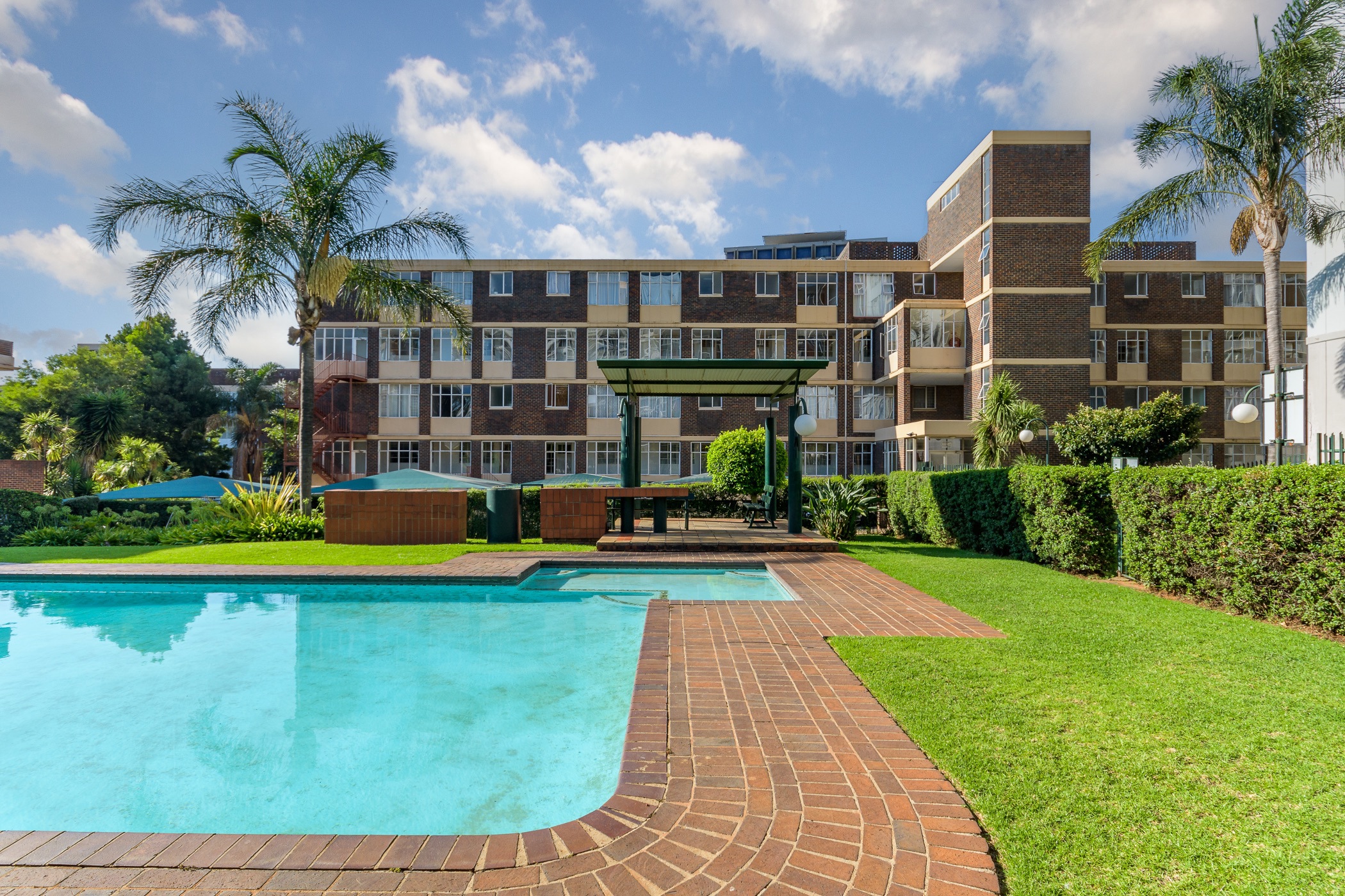 2 Bedroom Doublestorey Apartment For Sale Bedford Gardens