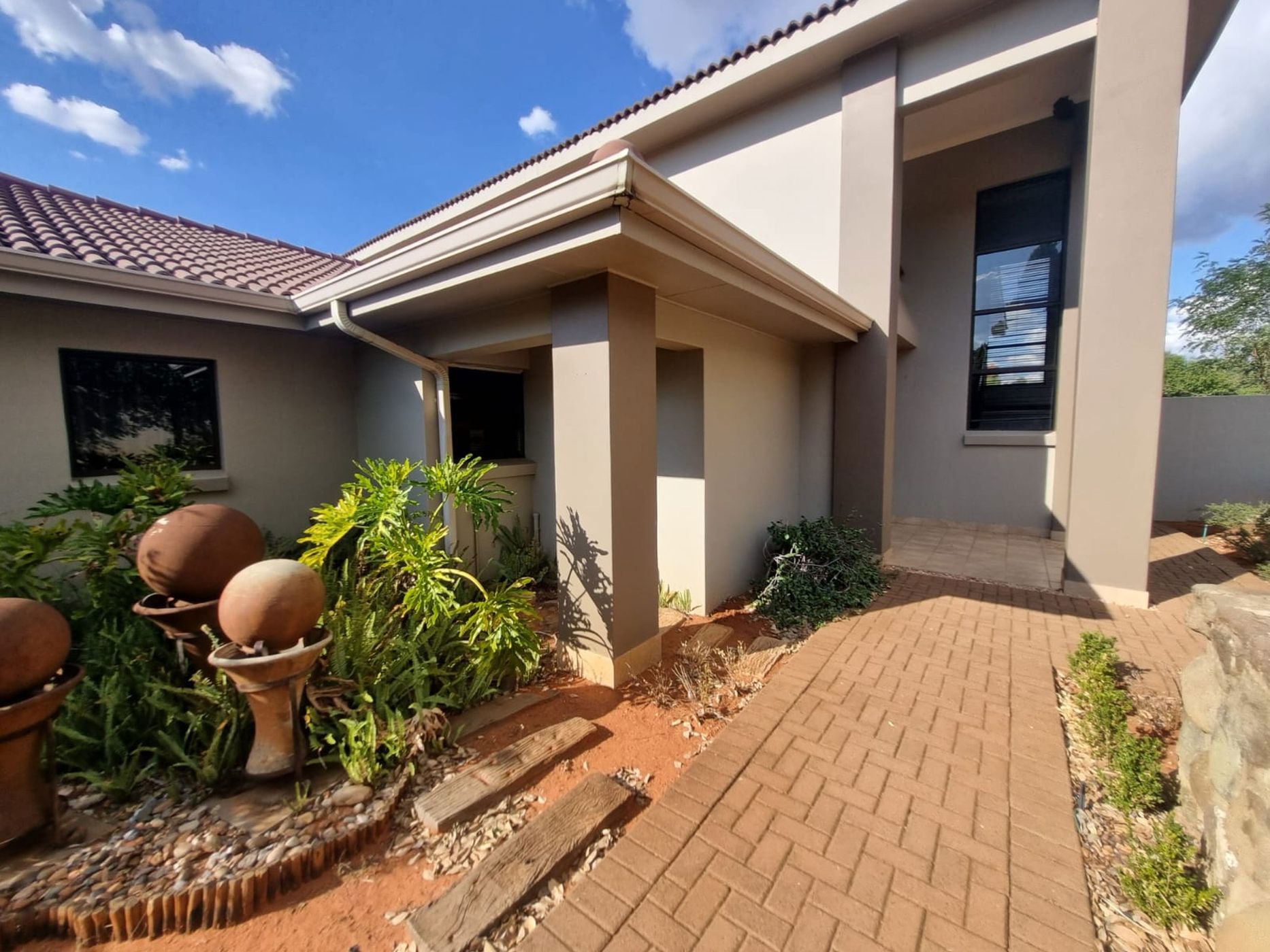 5 bedroom double-storey house for sale in Woodland Hills