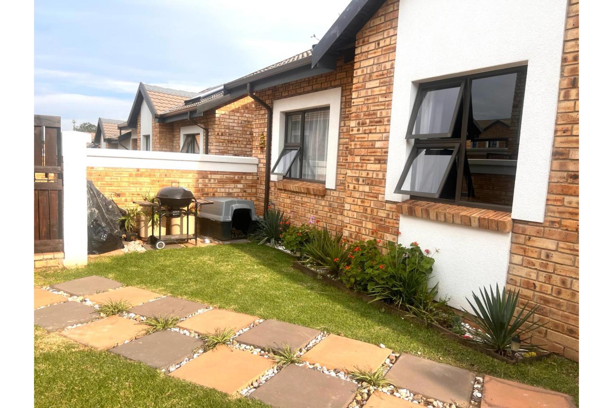 2 Bedroom Apartment For Sale Beyers Park BOK1651293 Pam Golding