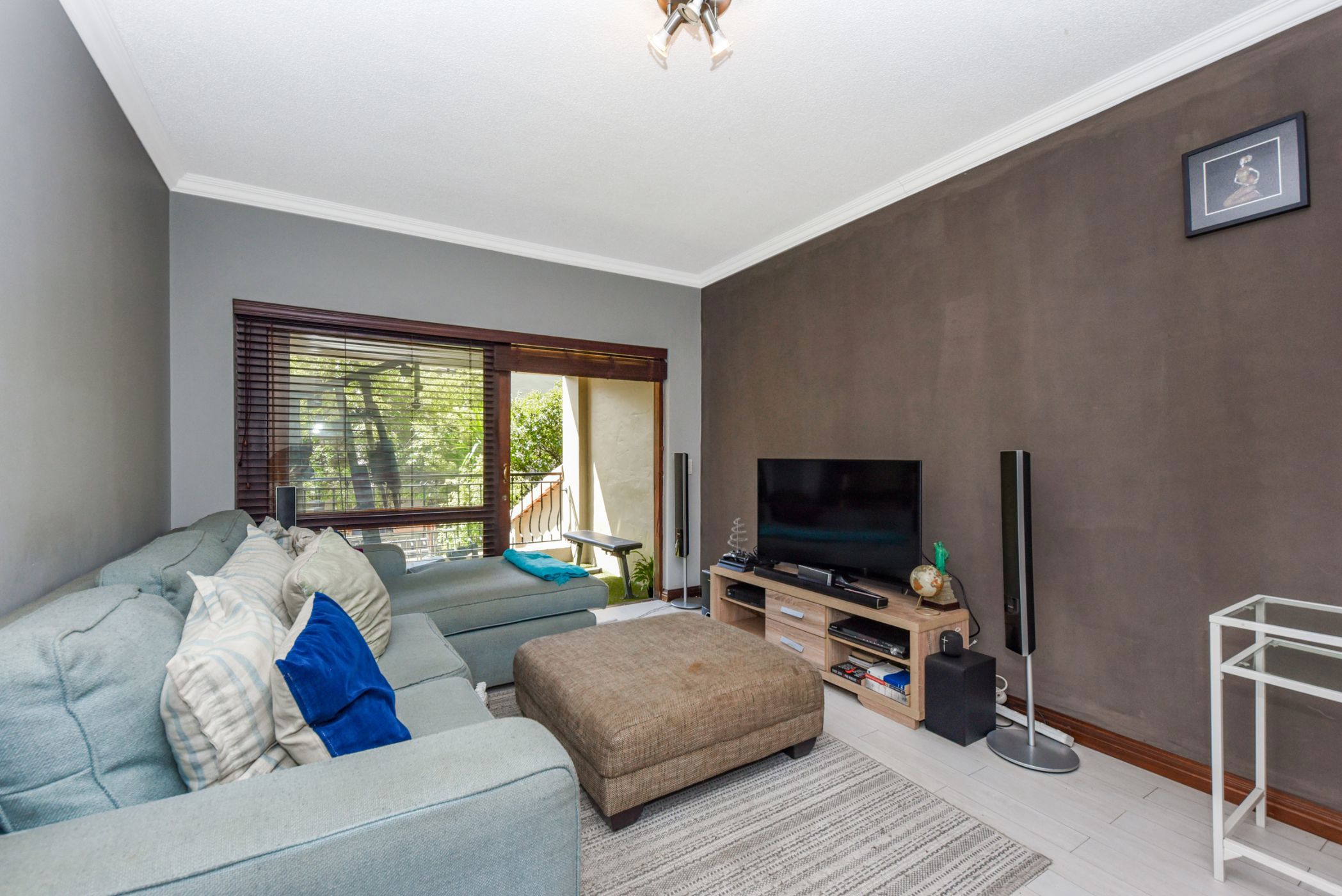 2 bedroom apartment for sale in Douglasdale