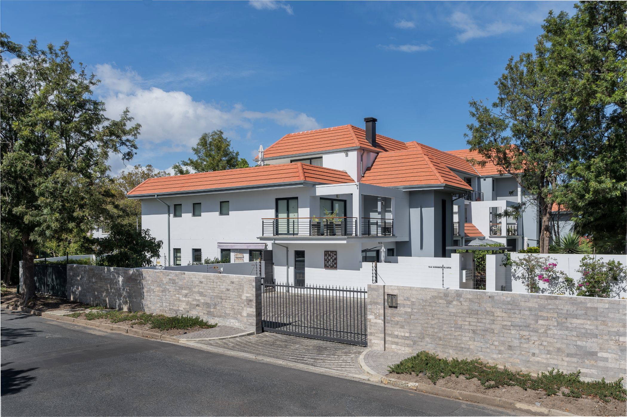 3 bedroom apartment for sale in Stuarts Hill