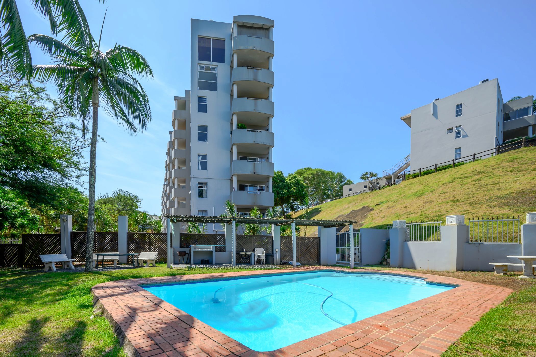3 bedroom apartment for sale in Riverside (Durban North)