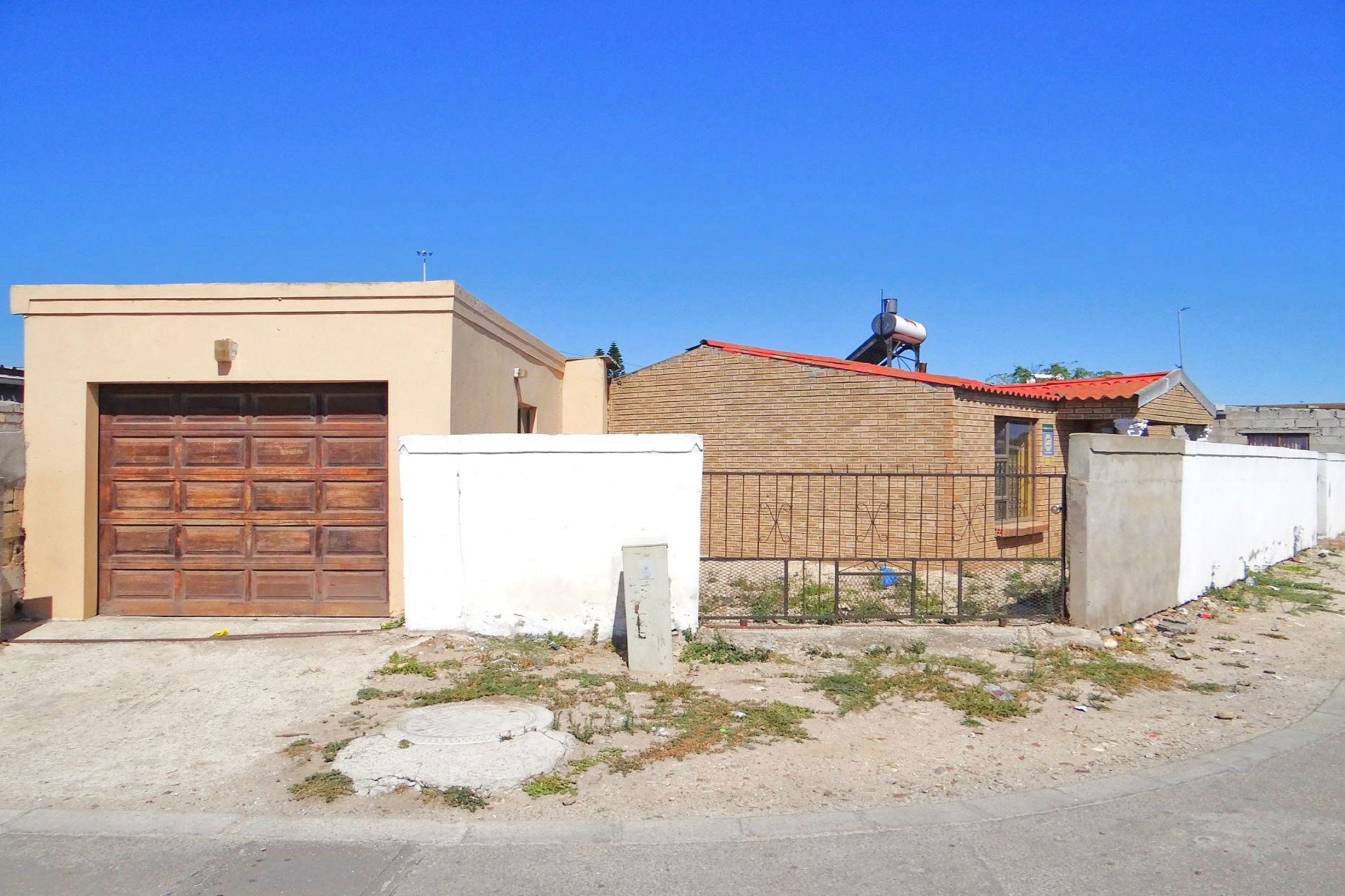 2 bedroom house for sale in KwaZakhele