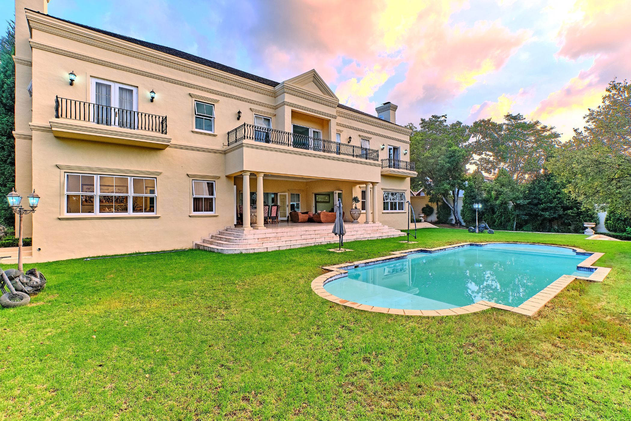 6 bedroom house for sale in Bryanston