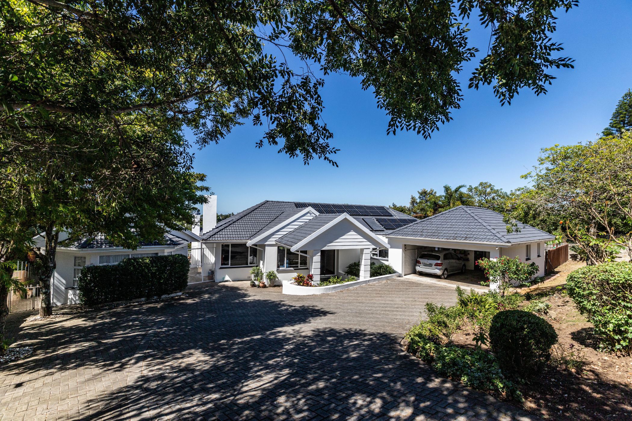 4 Bedroom House For Sale Beacon Bay 1ET1650962 Pam Golding Properties