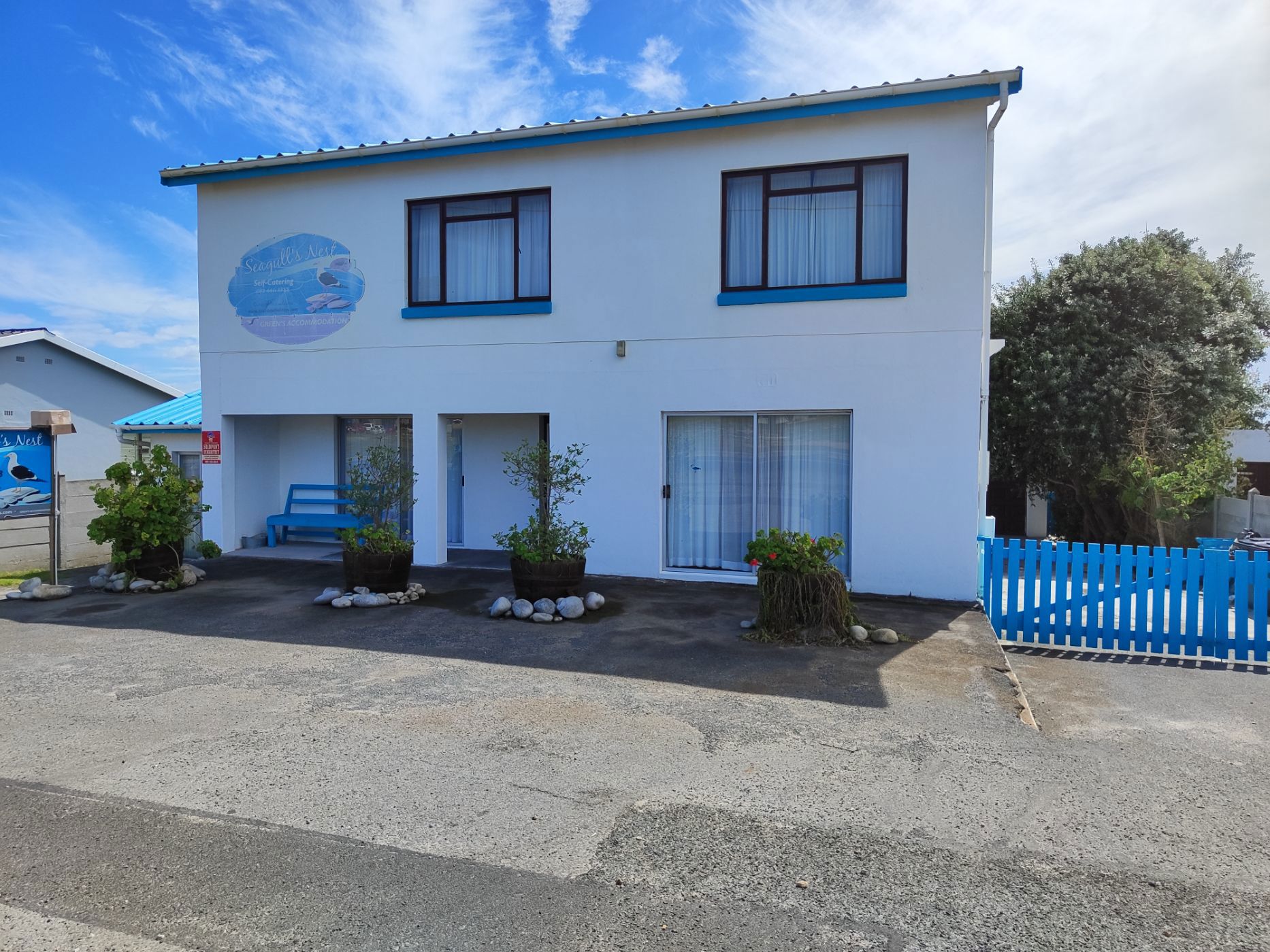 7 bedroom double-storey house for sale in Struisbaai