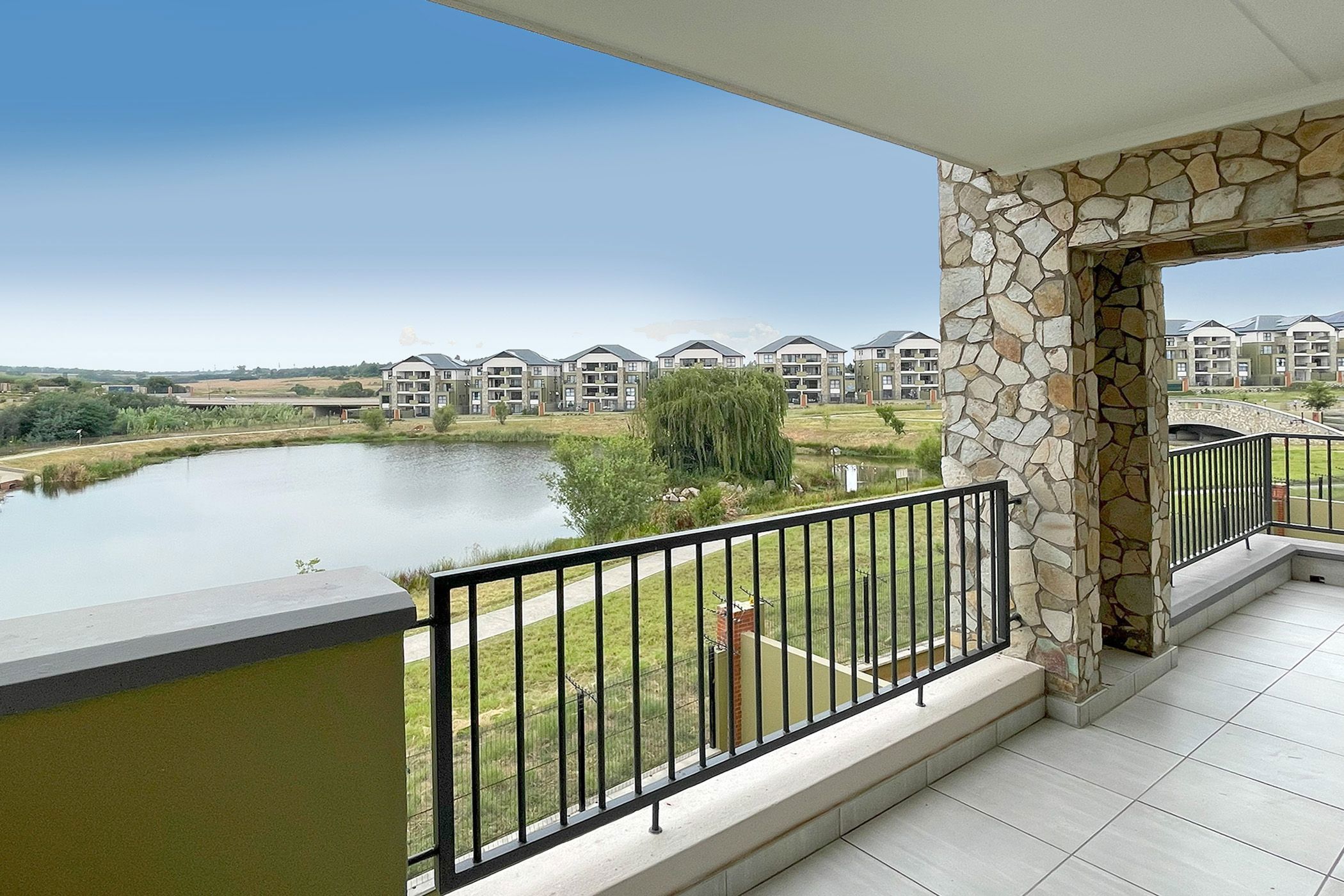 2 Bedroom Apartment For Sale Waterfall (Midrand) MR1650346 Pam Golding Properties